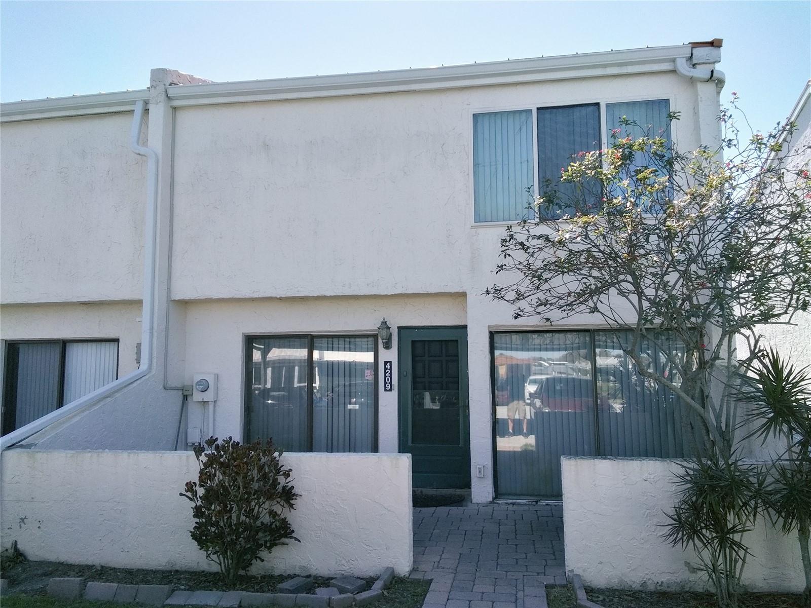 Photo of 4209 FOGCUTTER COURT #4209 TAMPA FL 33615