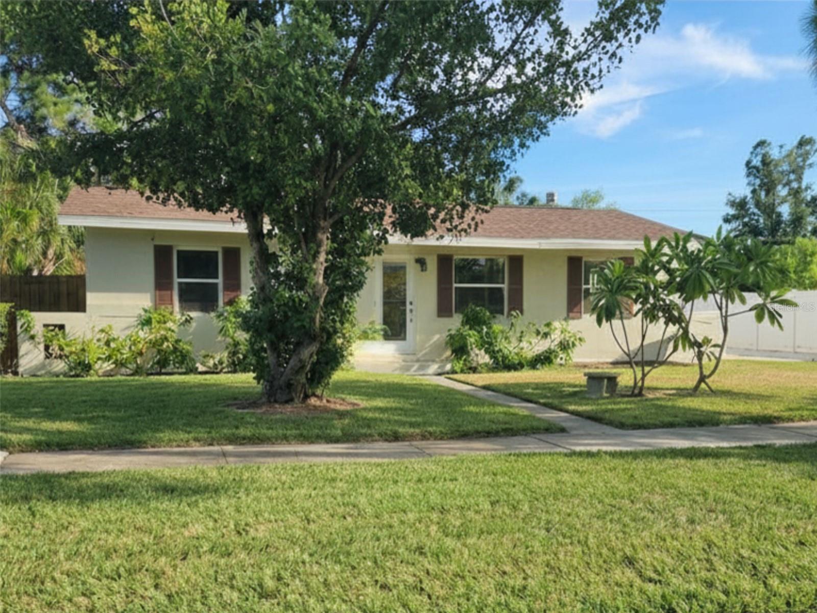 Photo of 870 86TH AVENUE ST PETERSBURG FL 33702