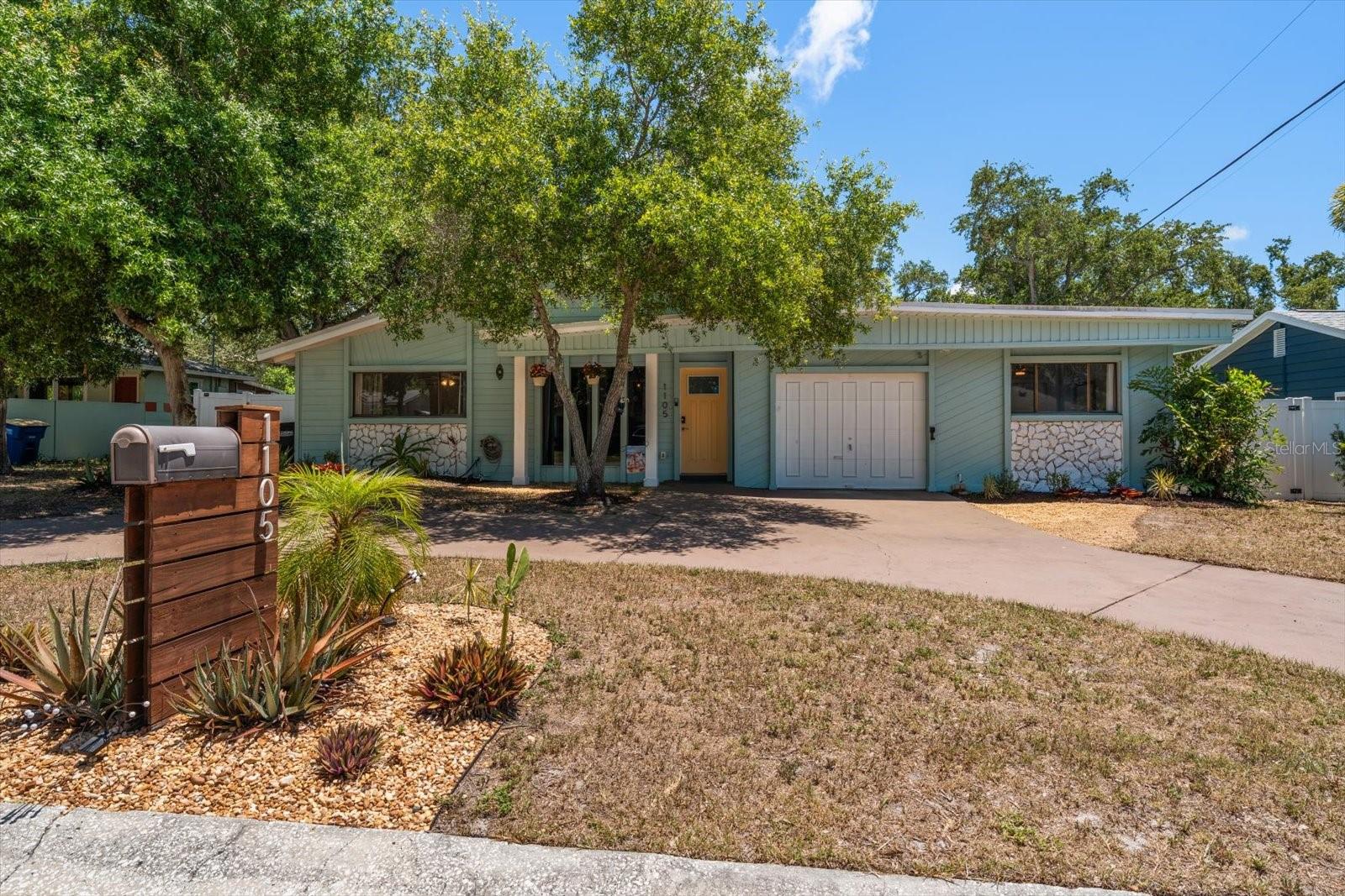 Photo of 1105 SUNNYDALE DRIVE CLEARWATER FL 33755