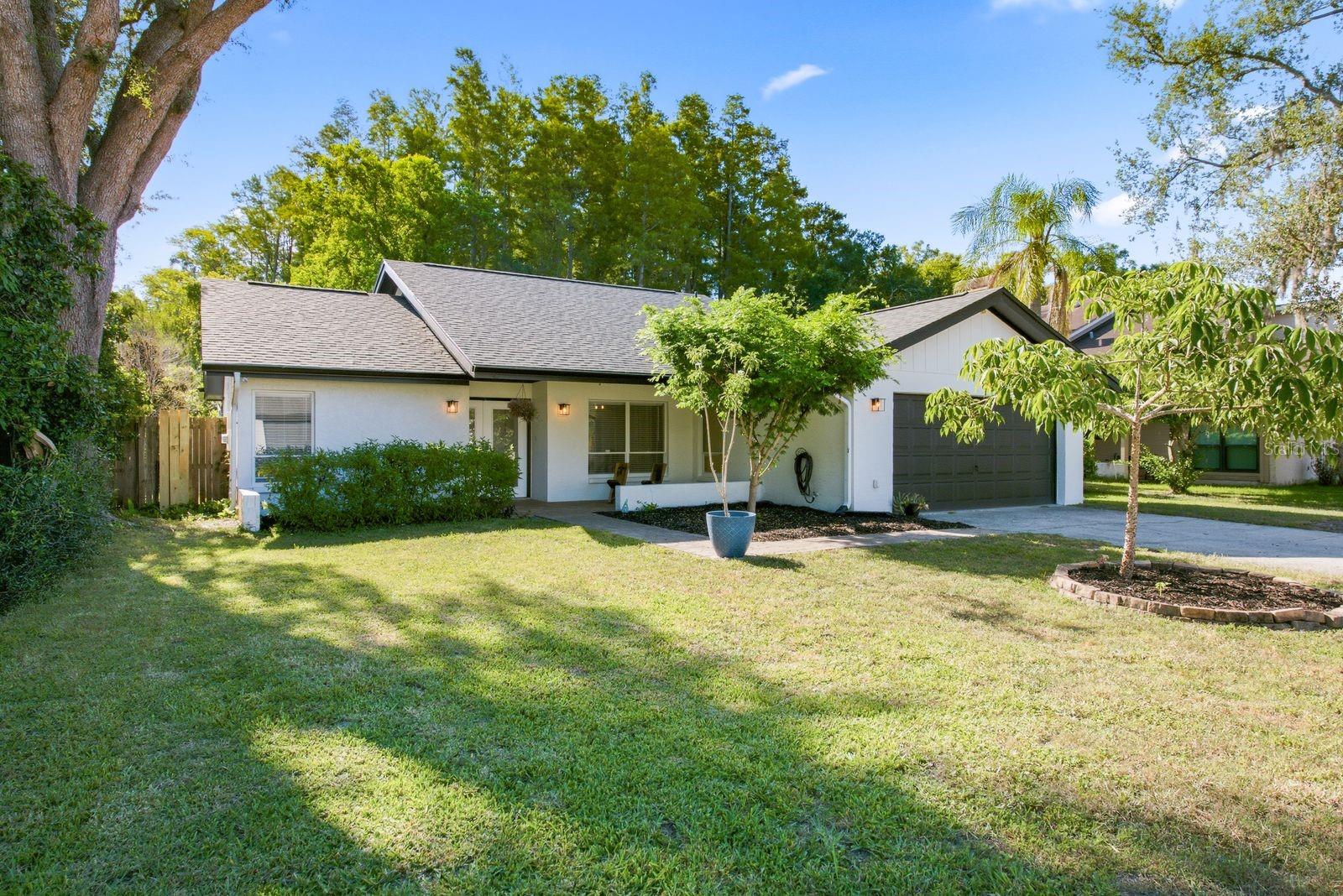 Photo of 10907 AUTUMN OAK PLACE TAMPA FL 33618