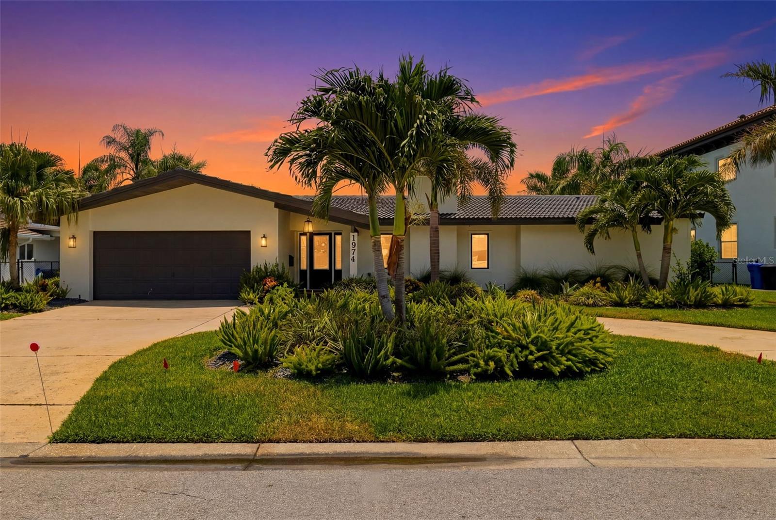 Photo of 1974 HAWAII AVENUE ST PETERSBURG FL 33703