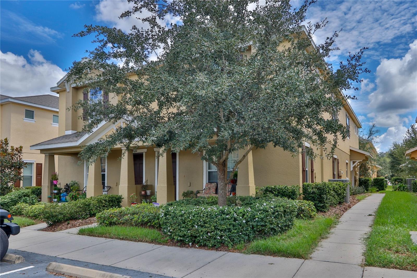 Photo of 4724 SOMERSET HILL LANE RIVERVIEW FL 33578