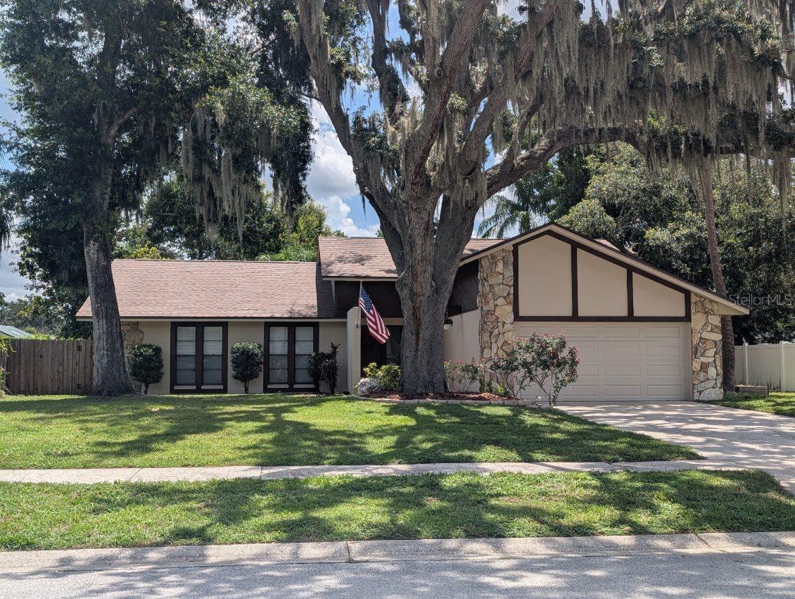 Photo of 1005 TRANQUIVIEW LANE VALRICO FL 33594