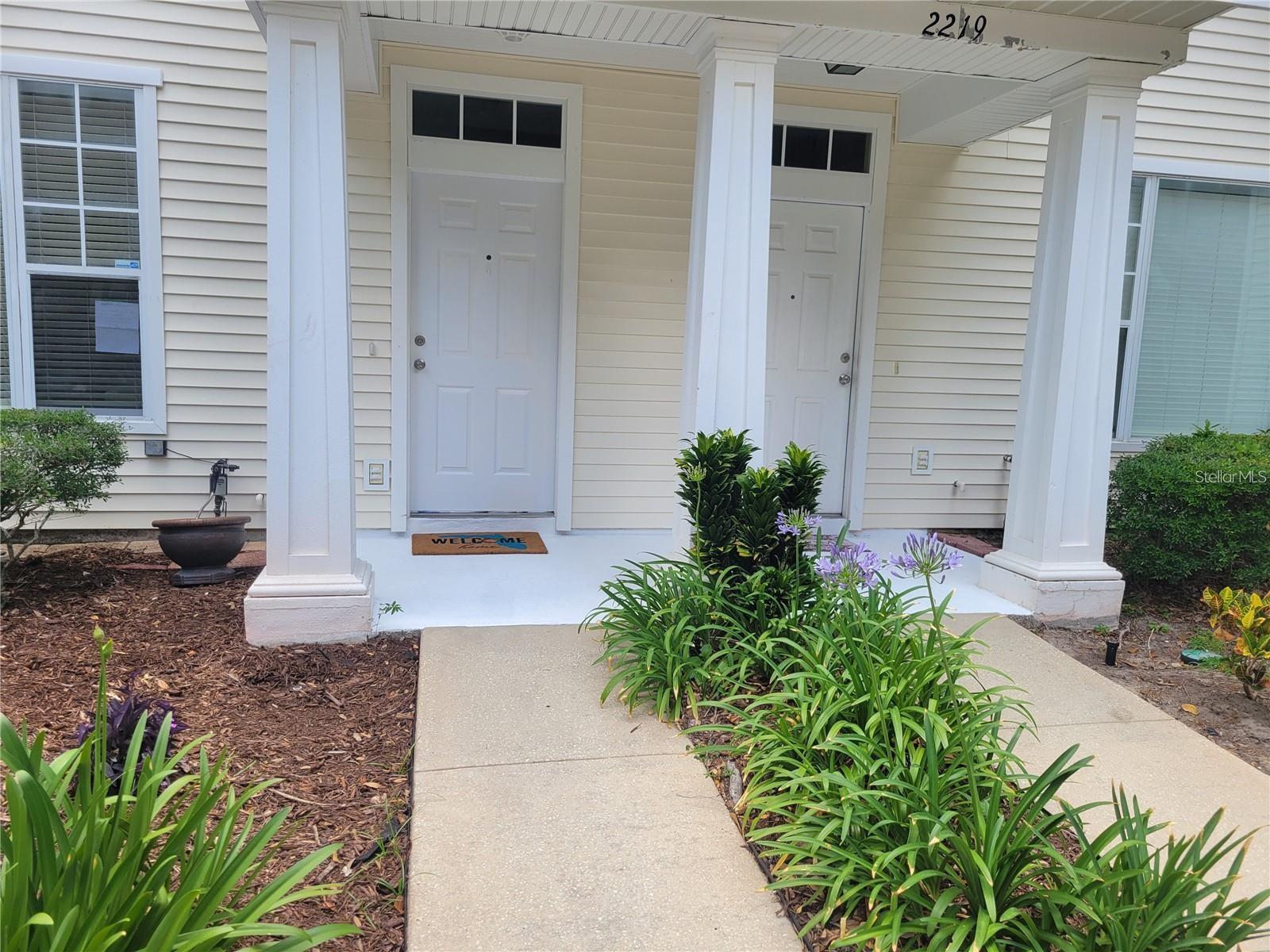 Photo of 2221 GOLDEN OAK LANE VALRICO FL 33594