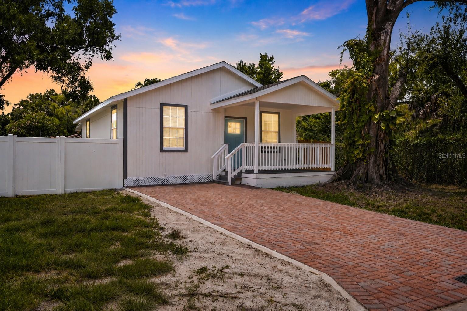 Photo of 7608 N HUNTLEY AVENUE TAMPA FL 33604