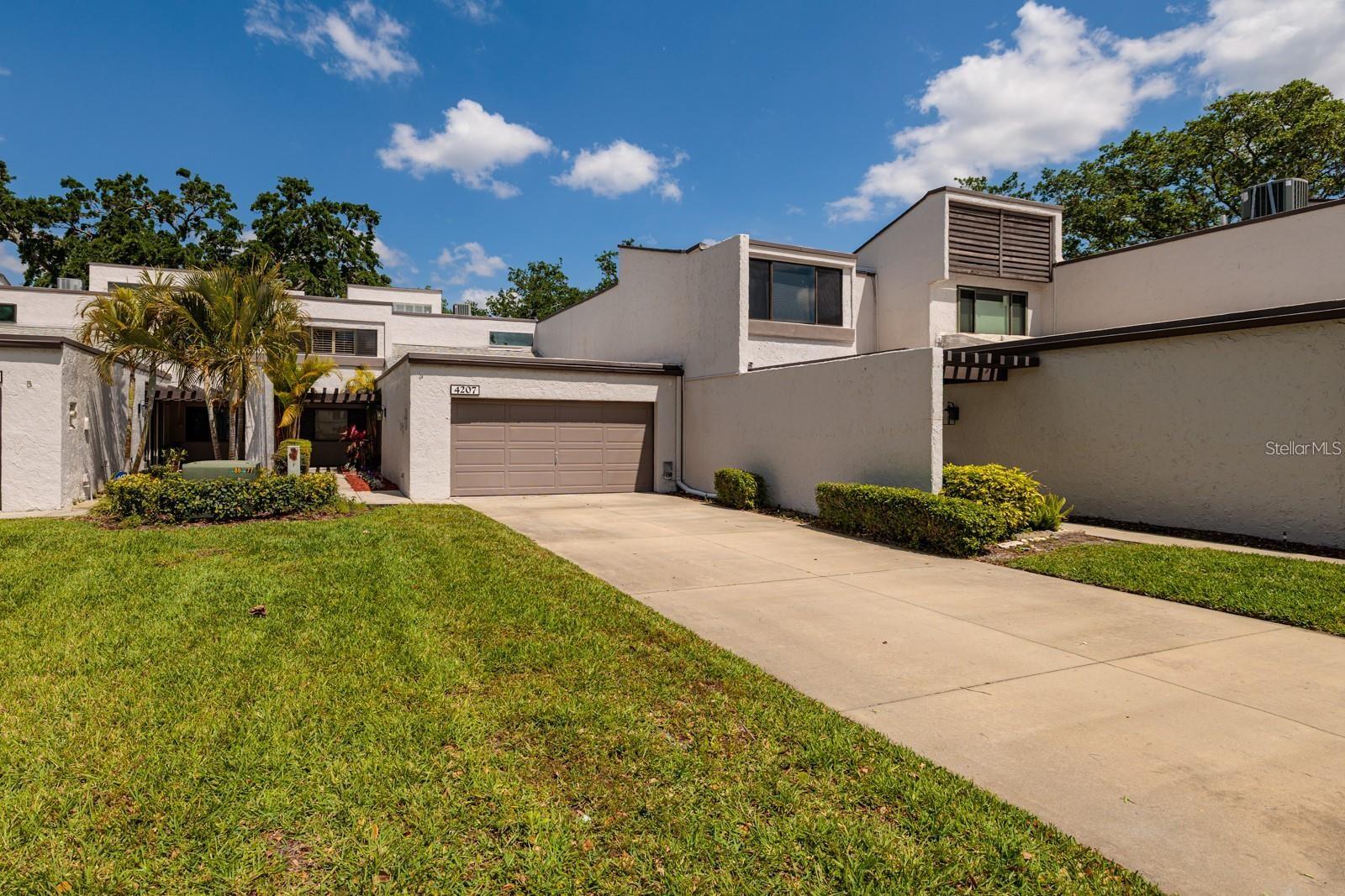 Photo of 4207 FAIRWAY RUN TAMPA FL 33618