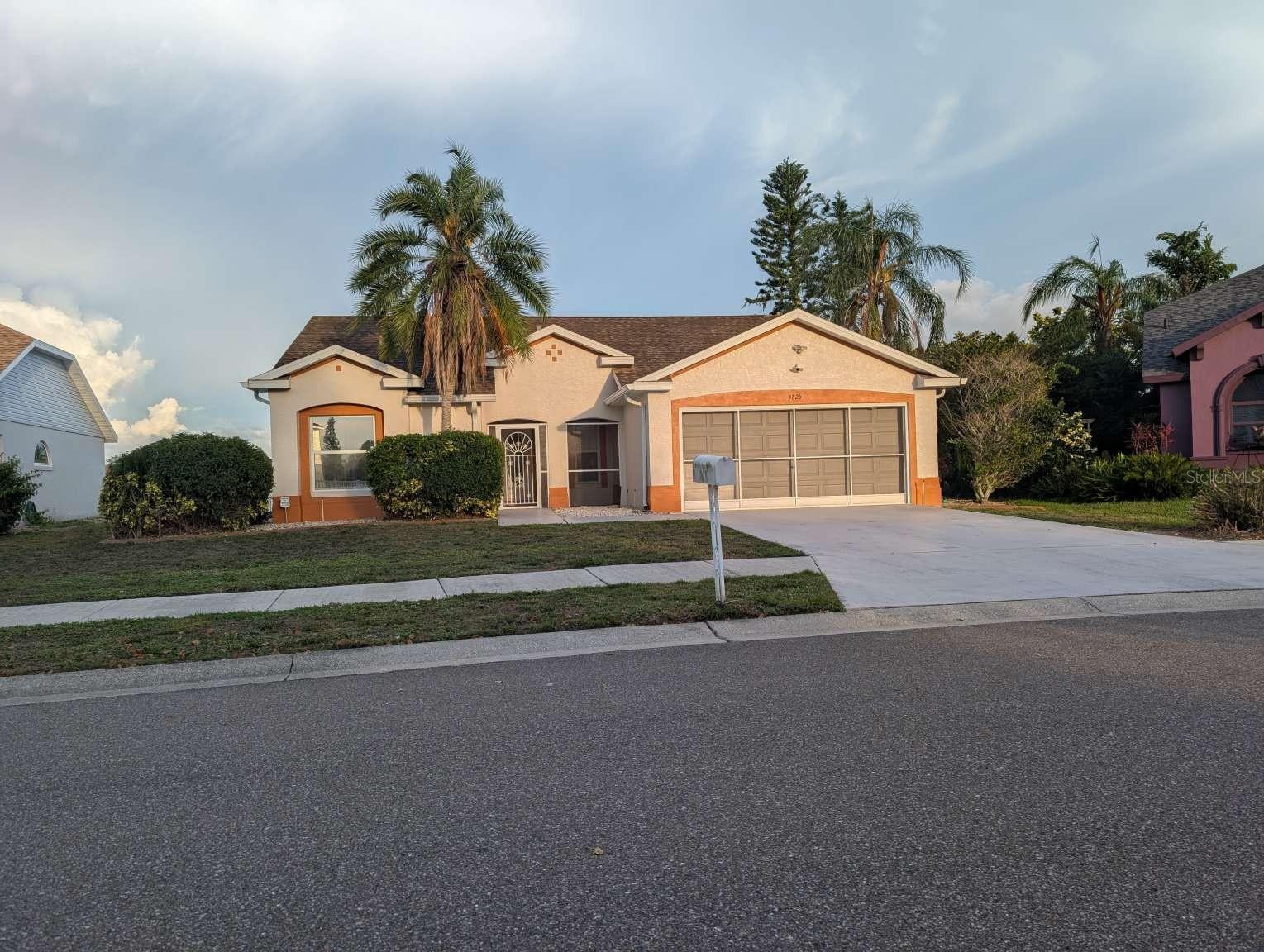 Photo of 4826 11TH AVENUE CIRCLE BRADENTON FL 34208
