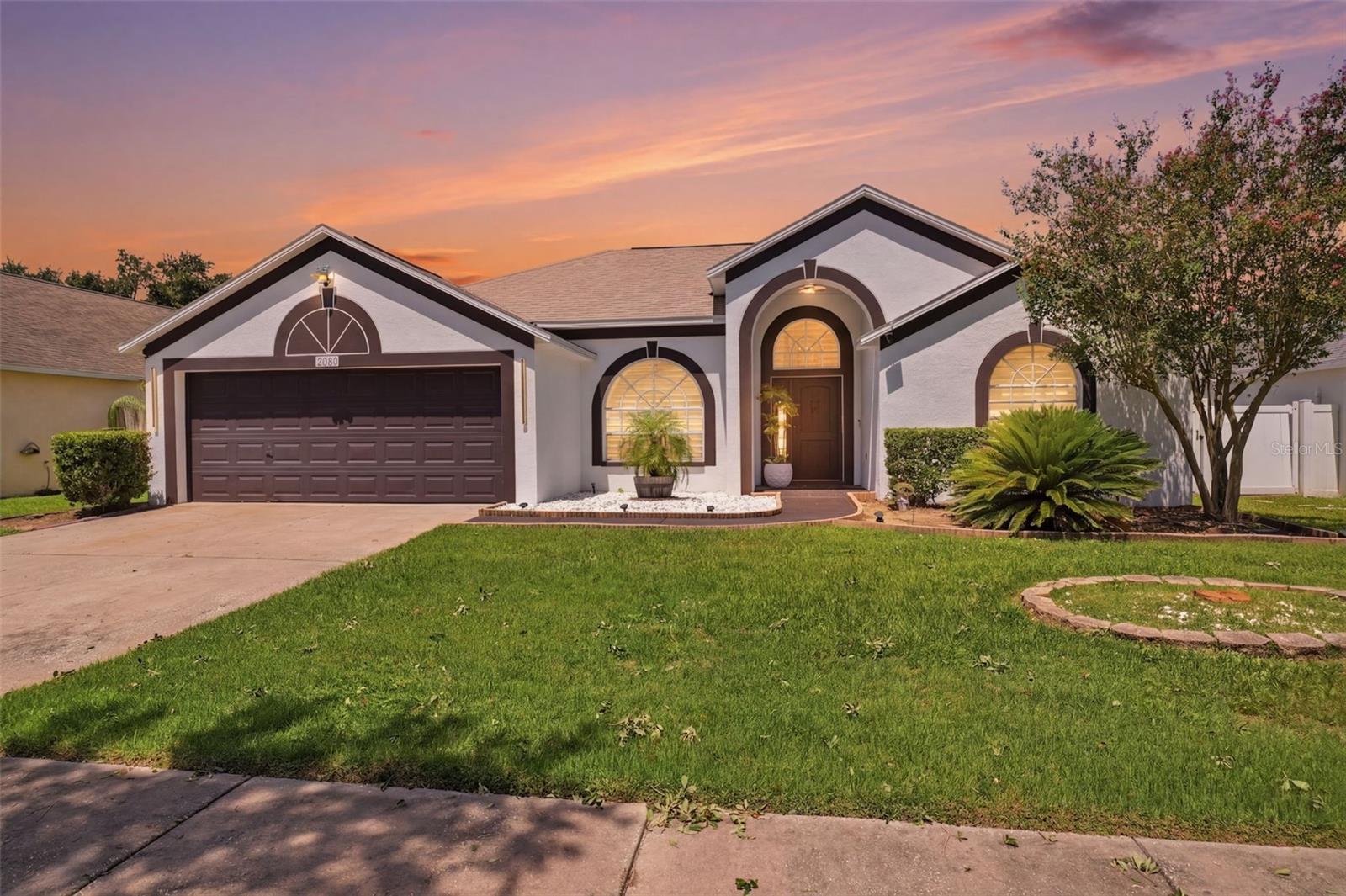 Photo of 2210 TOWERING OAKS CIRCLE SEFFNER FL 33584