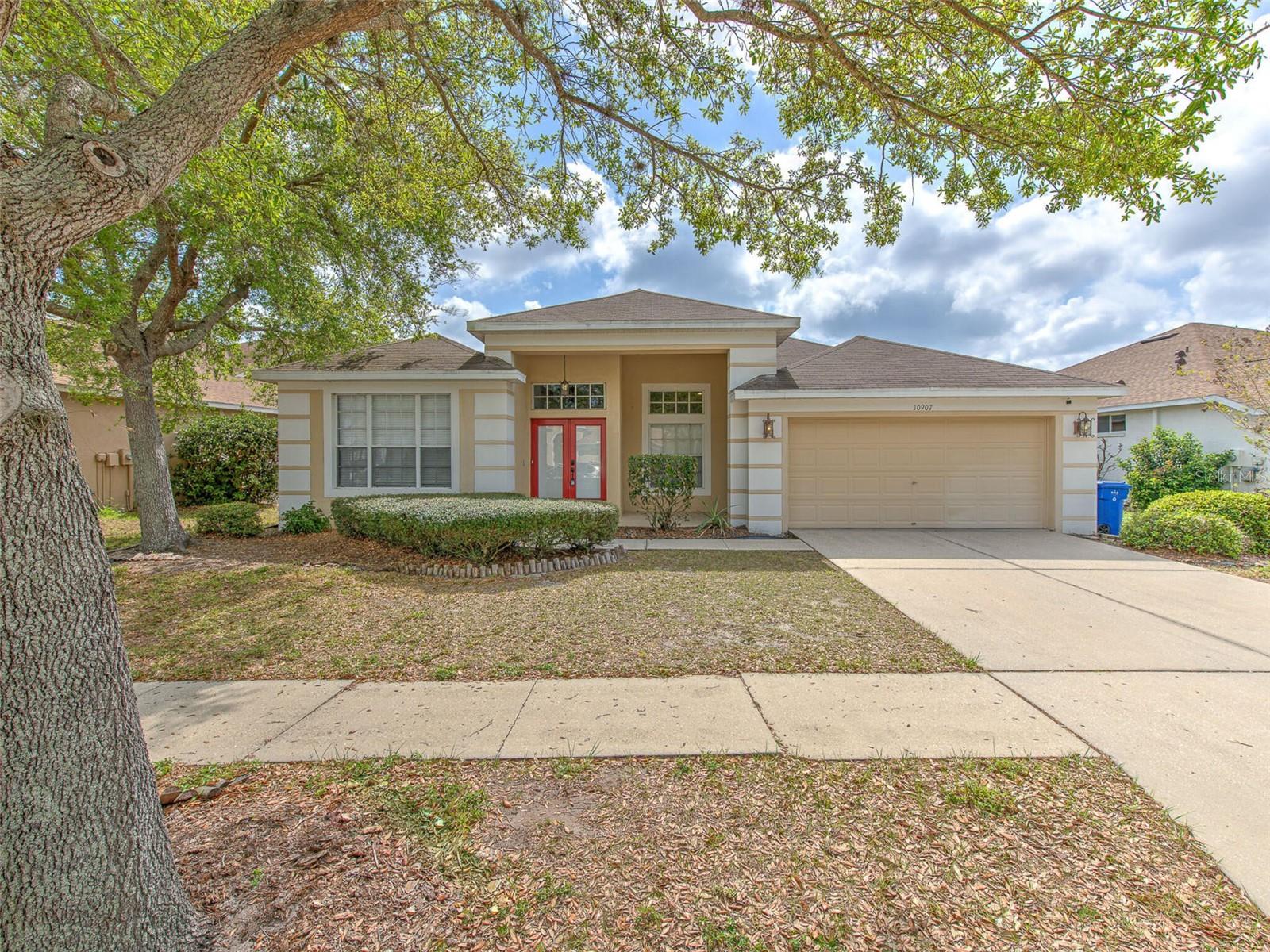 Photo of 10907 AUSTRALIAN PINE DRIVE RIVERVIEW FL 33579