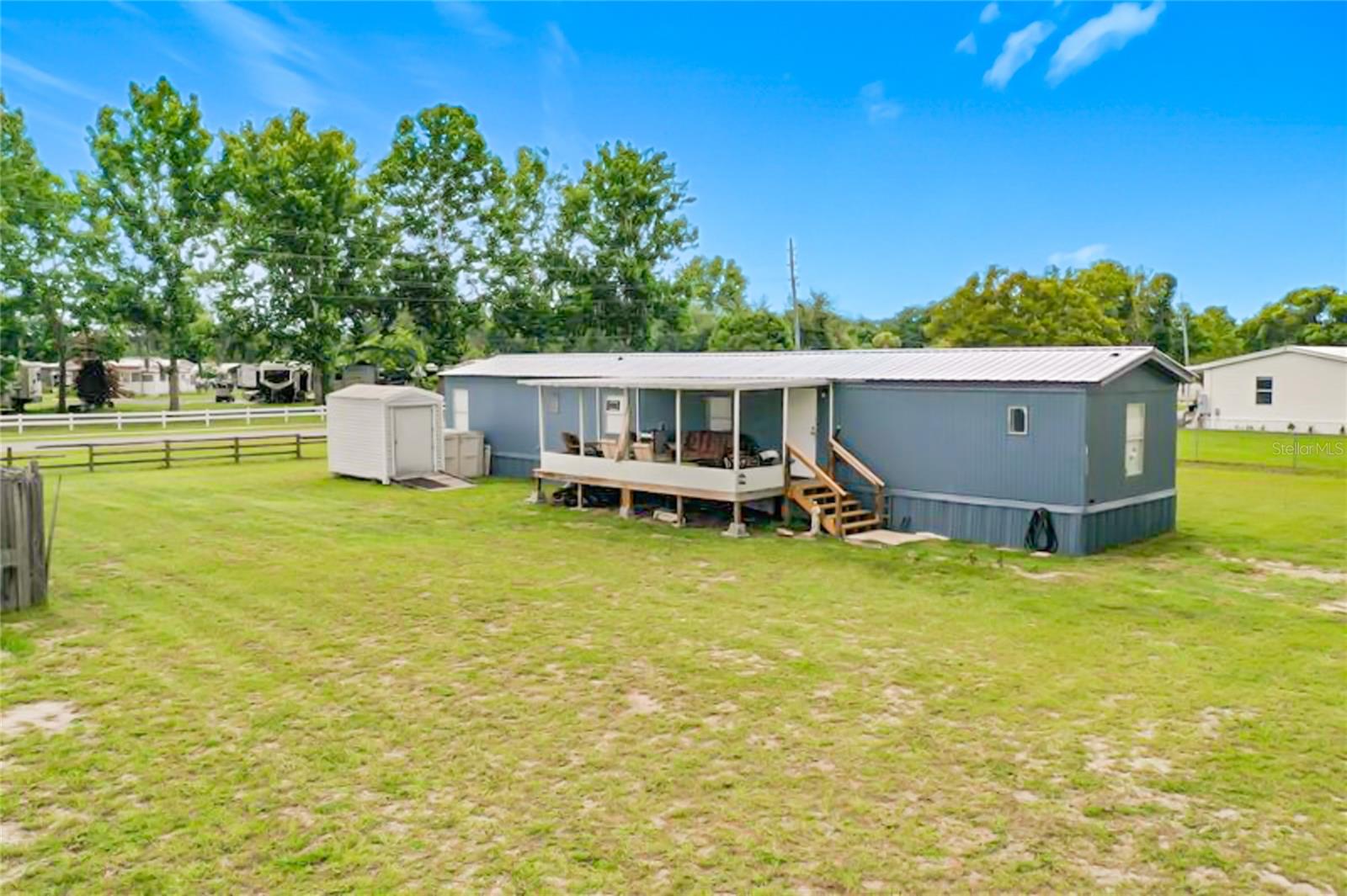 Photo of 1400 NW 12TH LANE LAKE PANASOFFKEE FL 33538