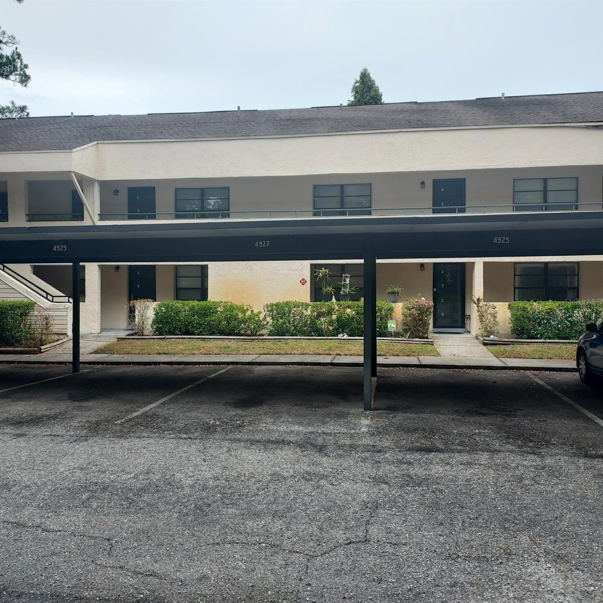 Photo of 4927 PURITAN CIRCLE #123 TAMPA FL 33617