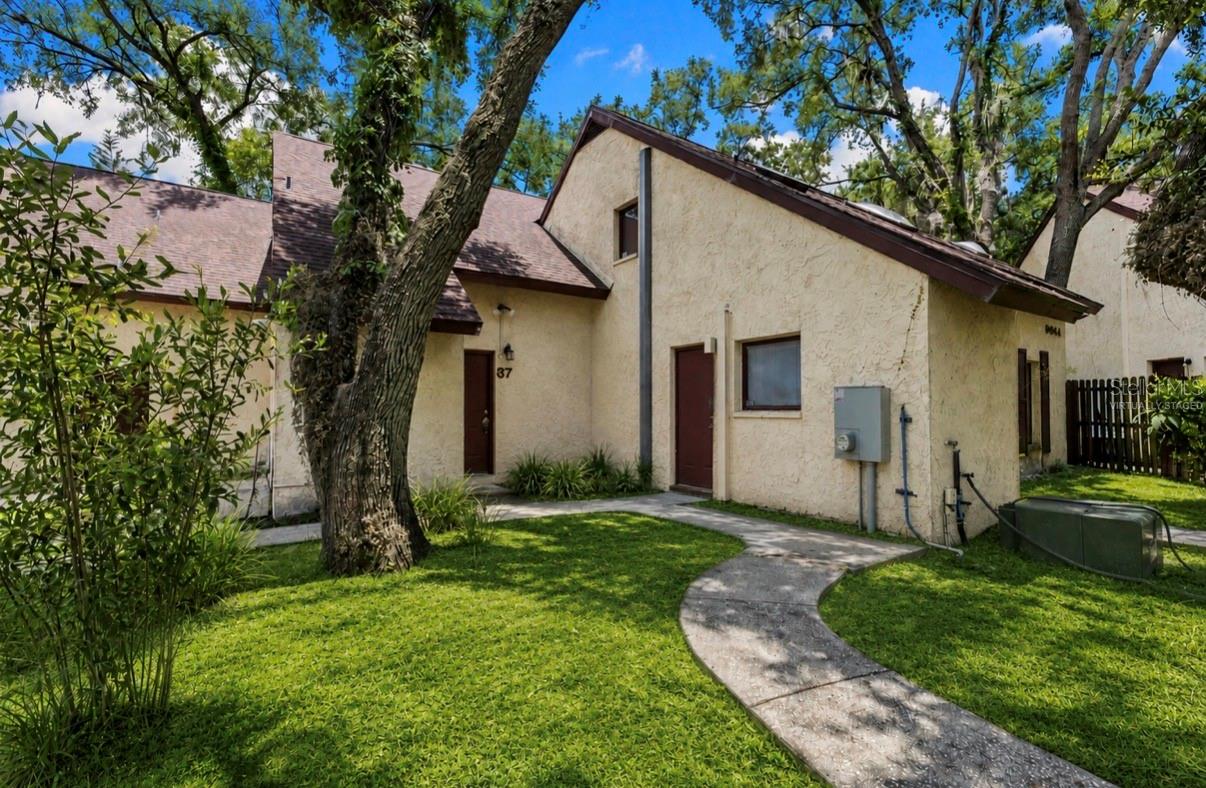 Photo of 5641 ASHLEY OAKS DRIVE #37 TAMPA FL 33617