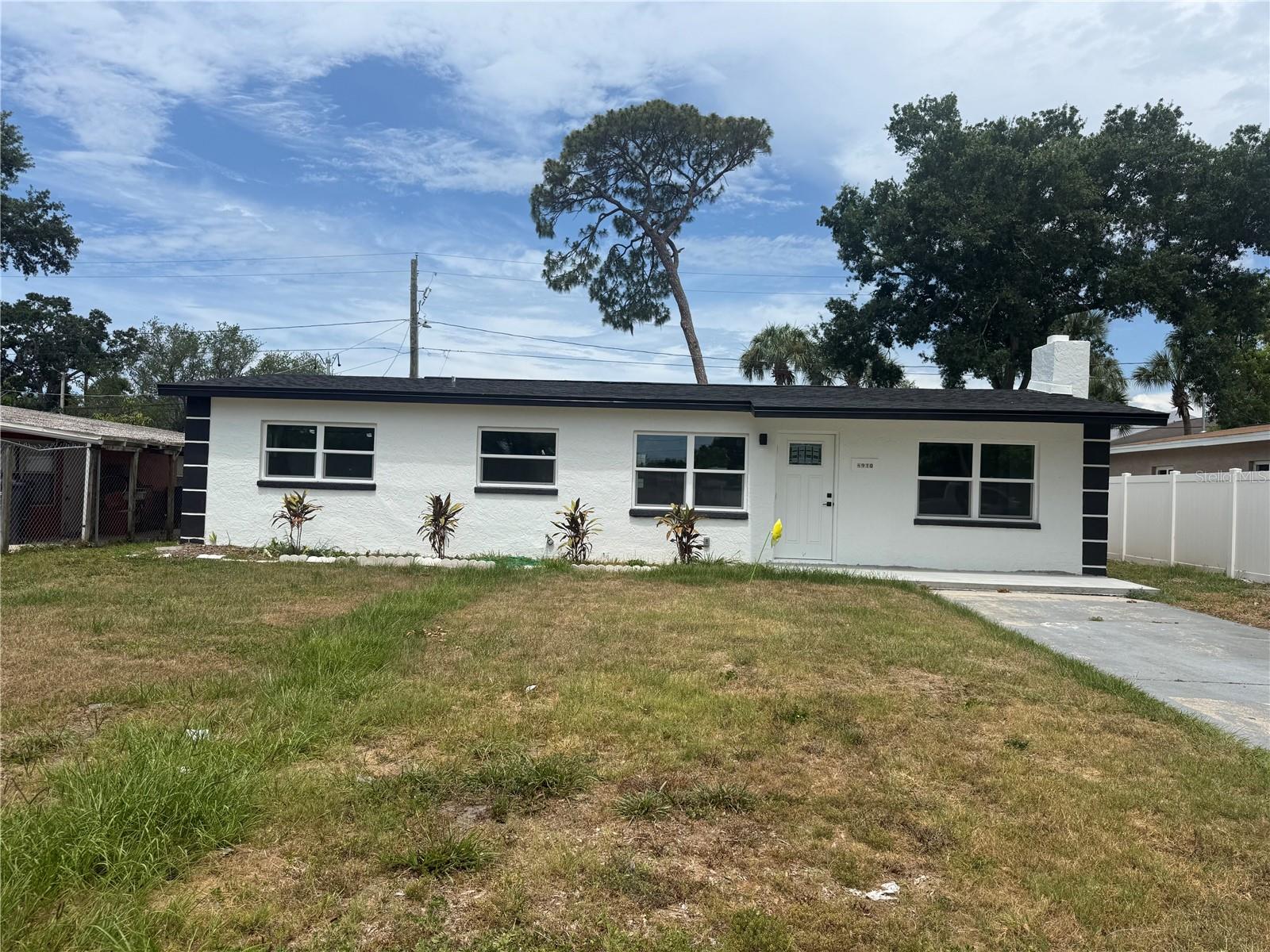 Photo of 4910 HALIFAX DRIVE TAMPA FL 33615