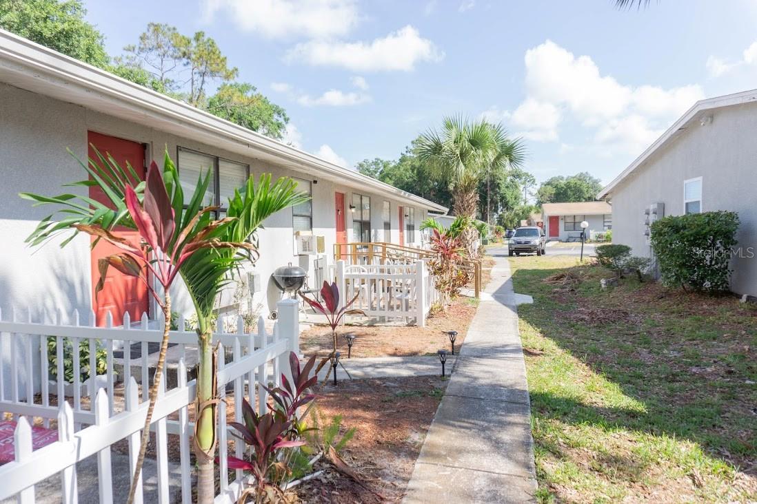 Photo of 1400 STRAWBERRY PLACE #22 PLANT CITY FL 33563