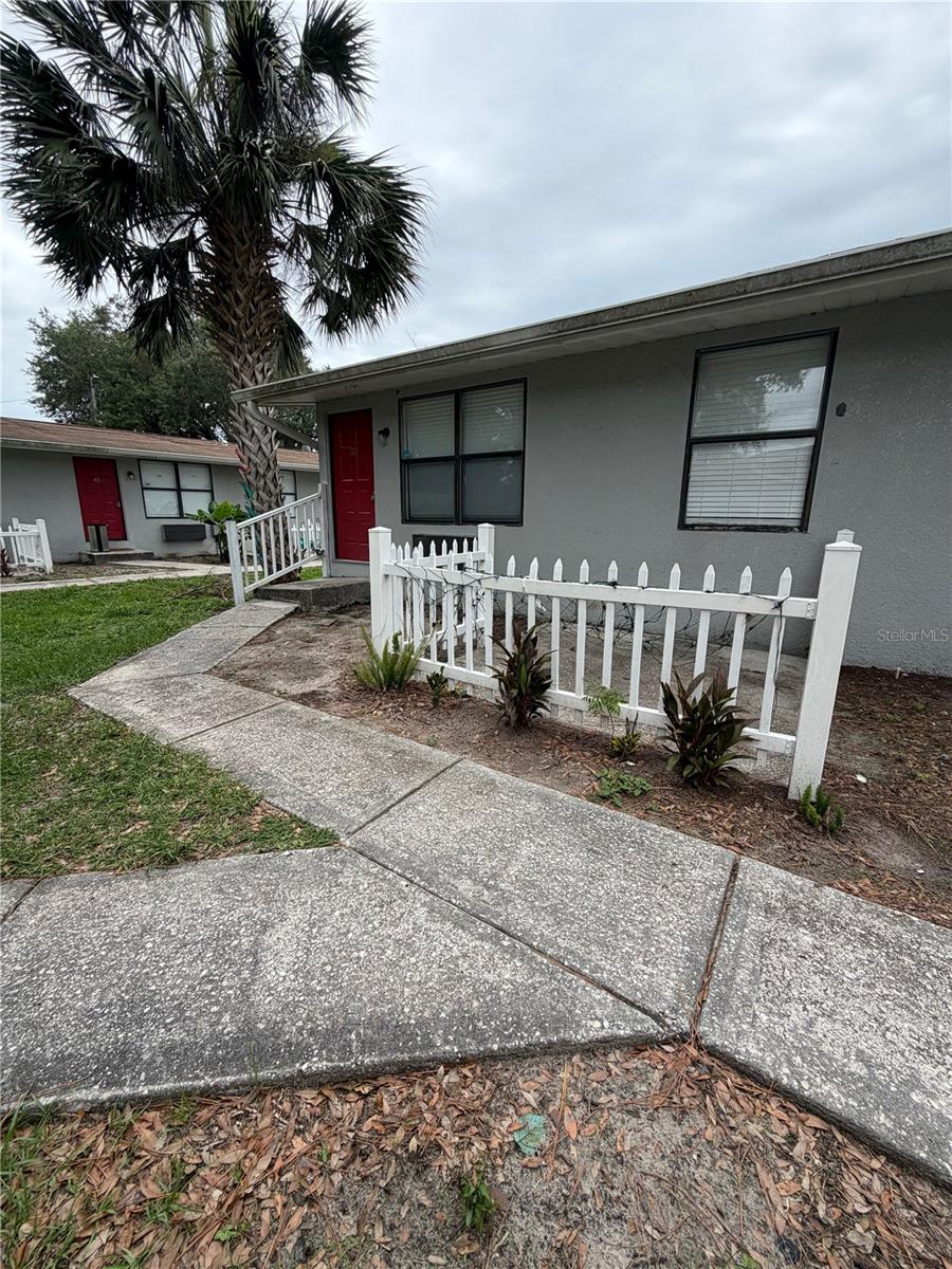 Photo of 1400 STRAWBERRY PLACE #33 PLANT CITY FL 33563