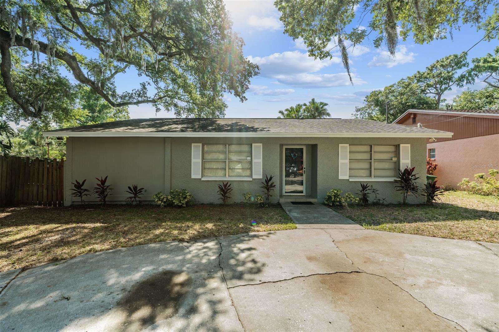 Photo of 9616 N OKLAWAHA AVENUE #1/2 TAMPA FL 33617