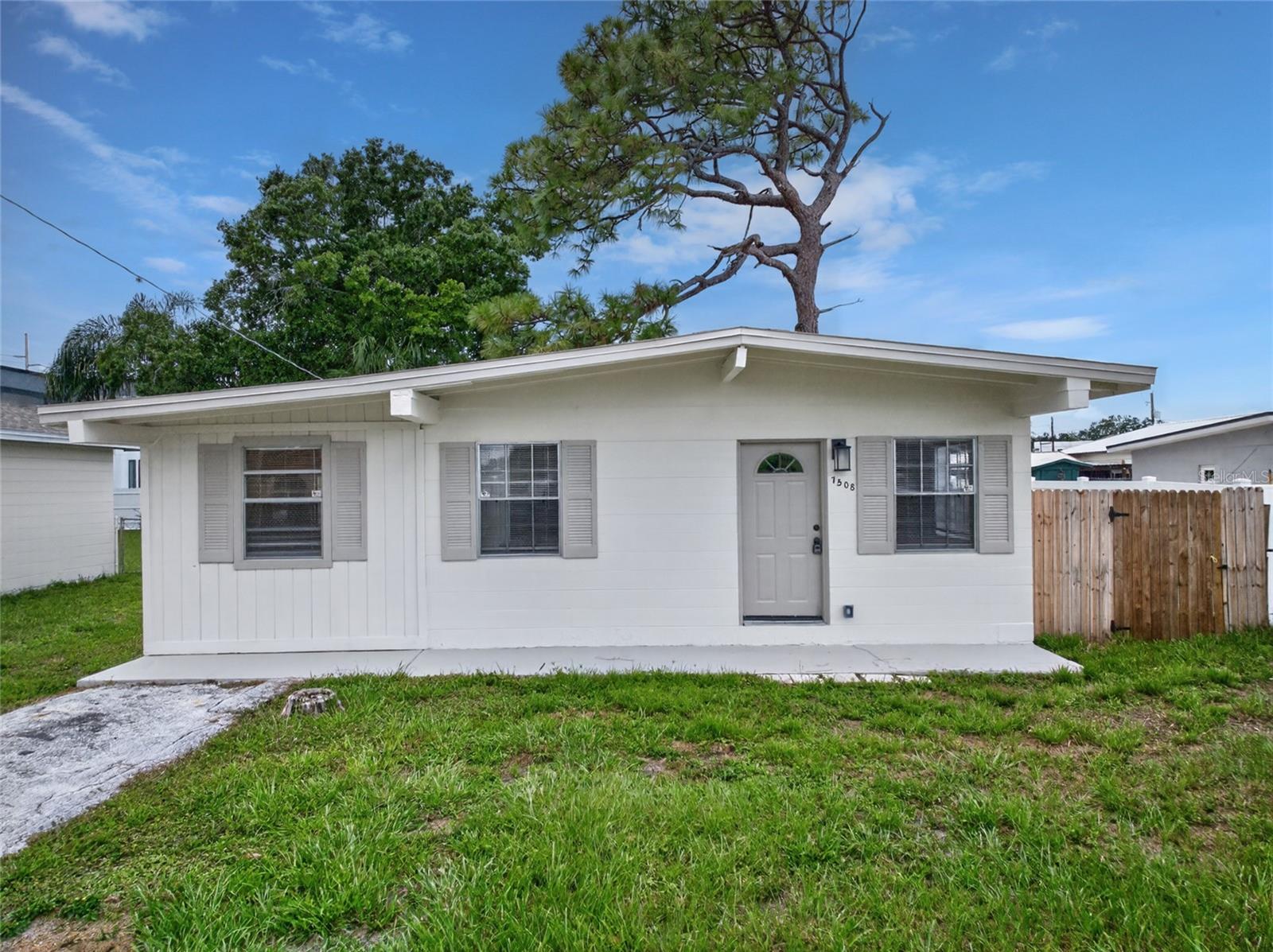 Photo of 7508 N THATCHER AVENUE TAMPA FL 33614