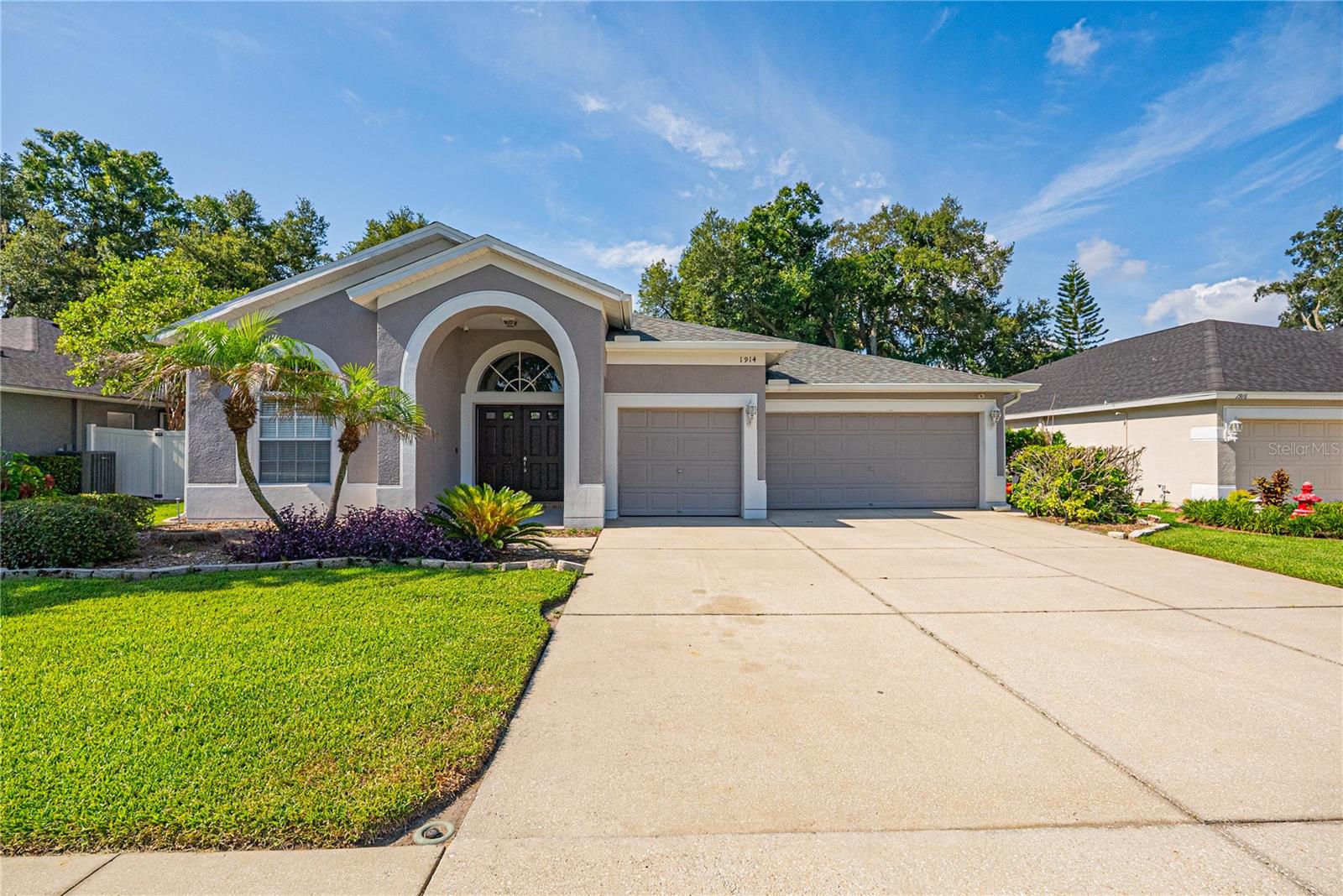 Photo of 1914 SAMANTHA LANE VALRICO FL 33594