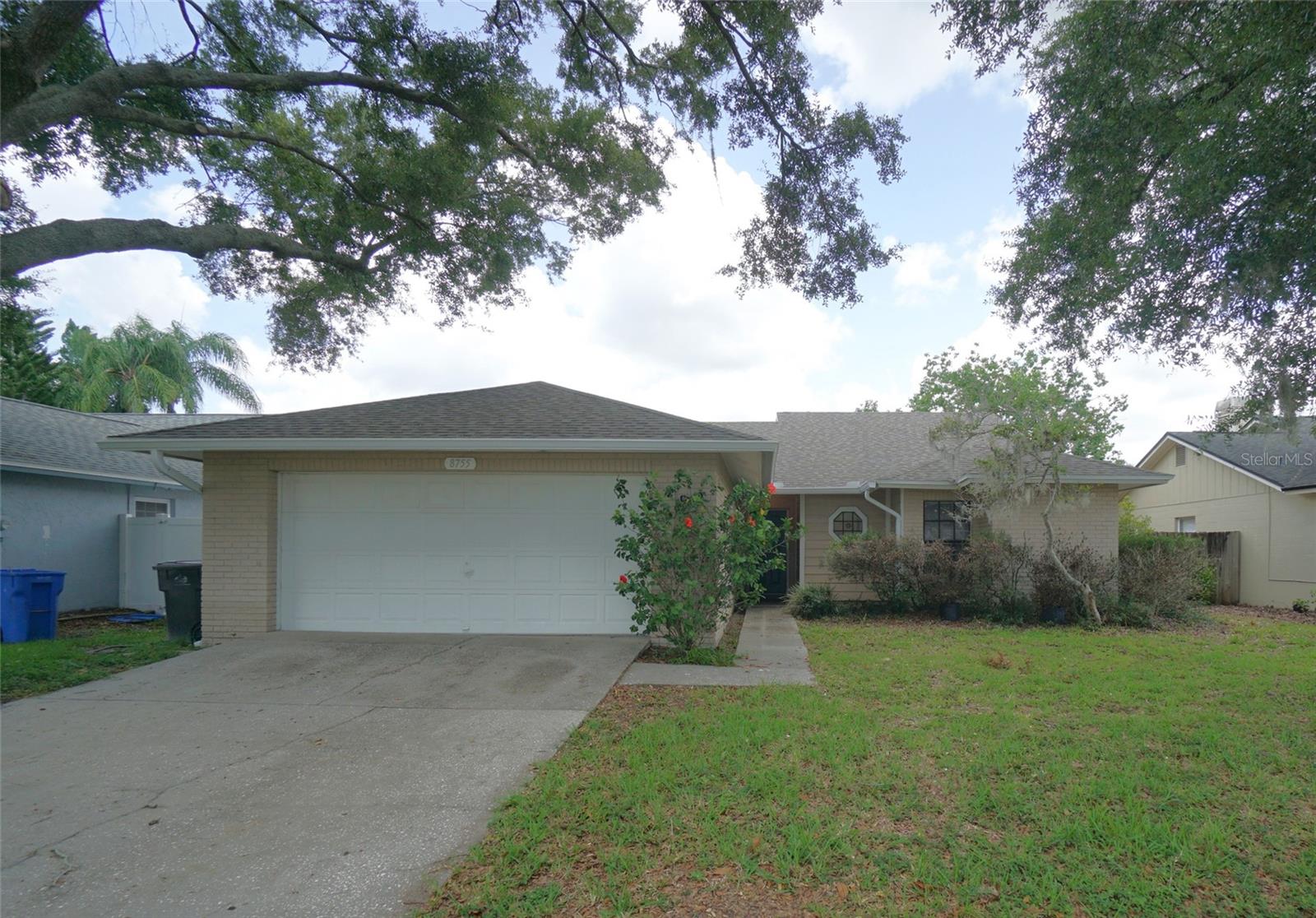 Photo of 8755 HAMPDEN DRIVE TAMPA FL 33626