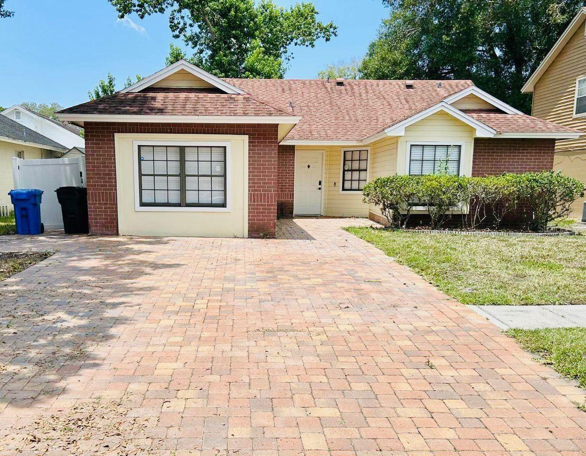 Photo of 12718 TROWBRIDGE LANE TAMPA FL 33624