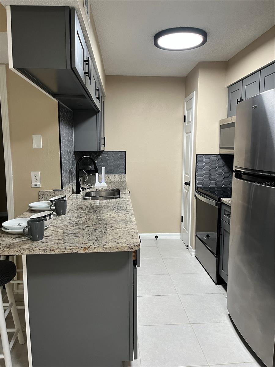Photo of 211 THORN TREE PLACE BRANDON FL 33510