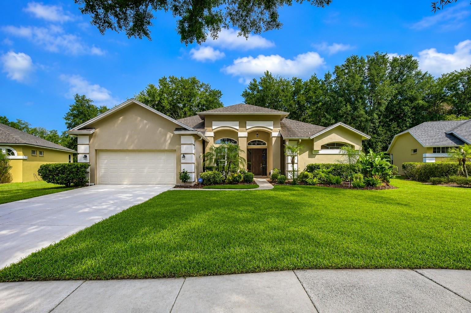Photo of 4916 WILLOW RIDGE TERRACE VALRICO FL 33596