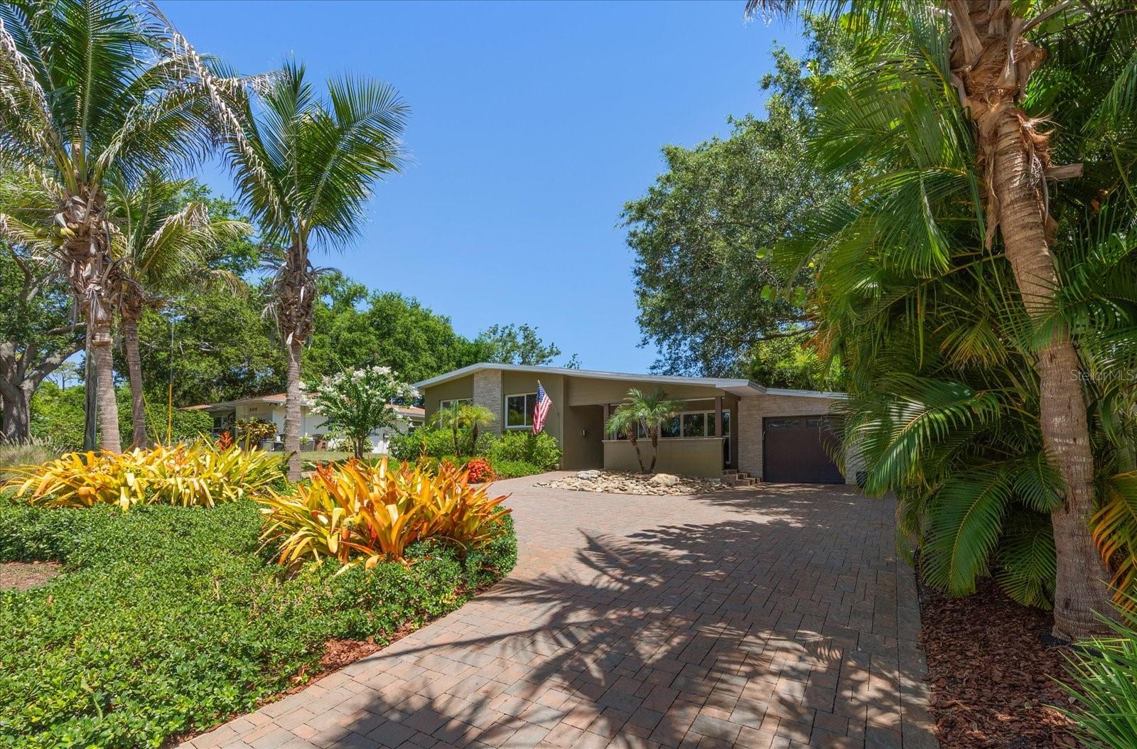 Photo of 308 BARBARA CIRCLE BELLEAIR FL 33756