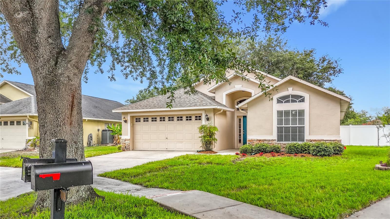 Photo of 7016 JAMESTOWN MANOR DRIVE RIVERVIEW FL 33578