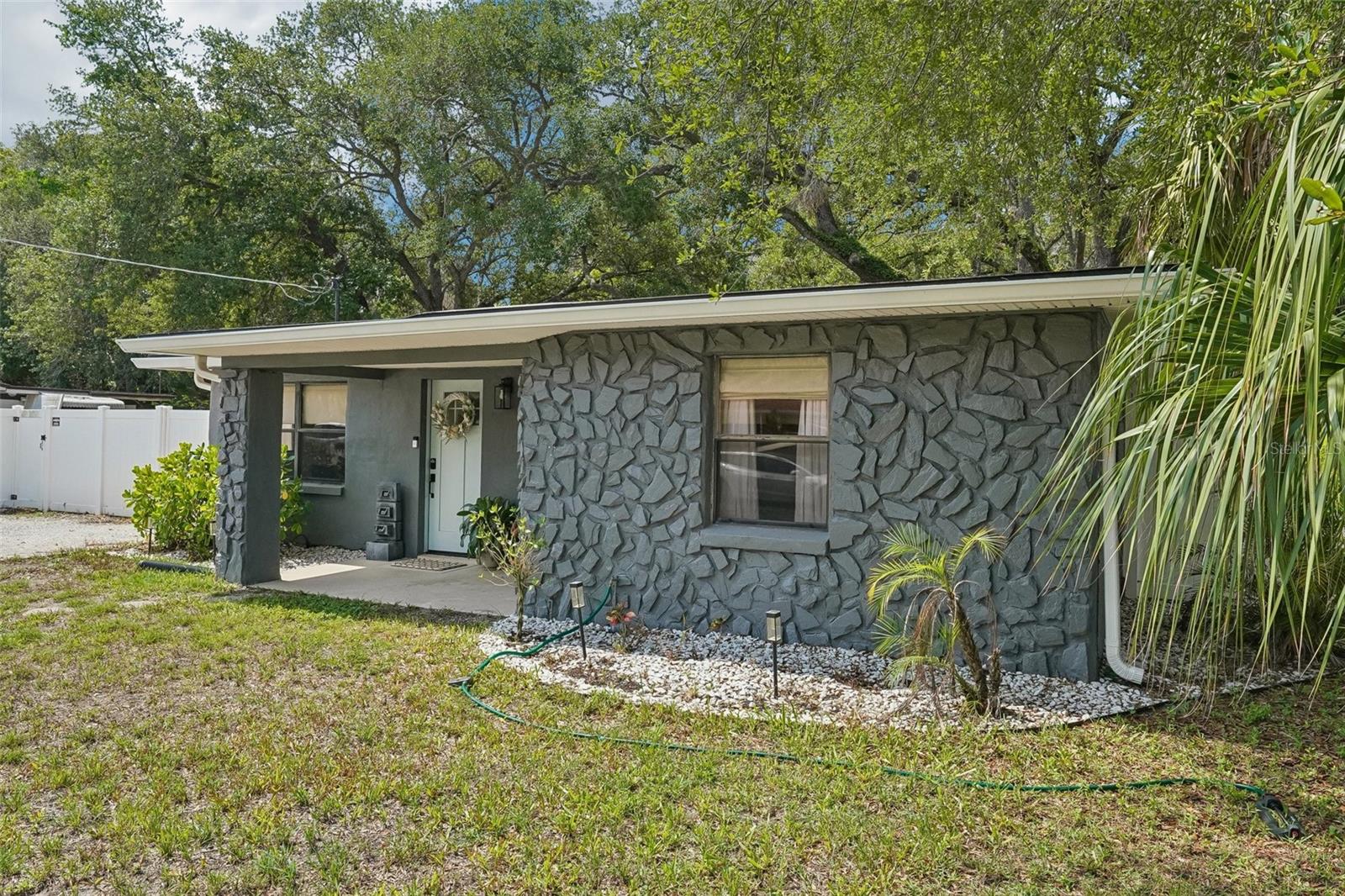 Photo of 2934 W ELLIS DRIVE TAMPA FL 33611