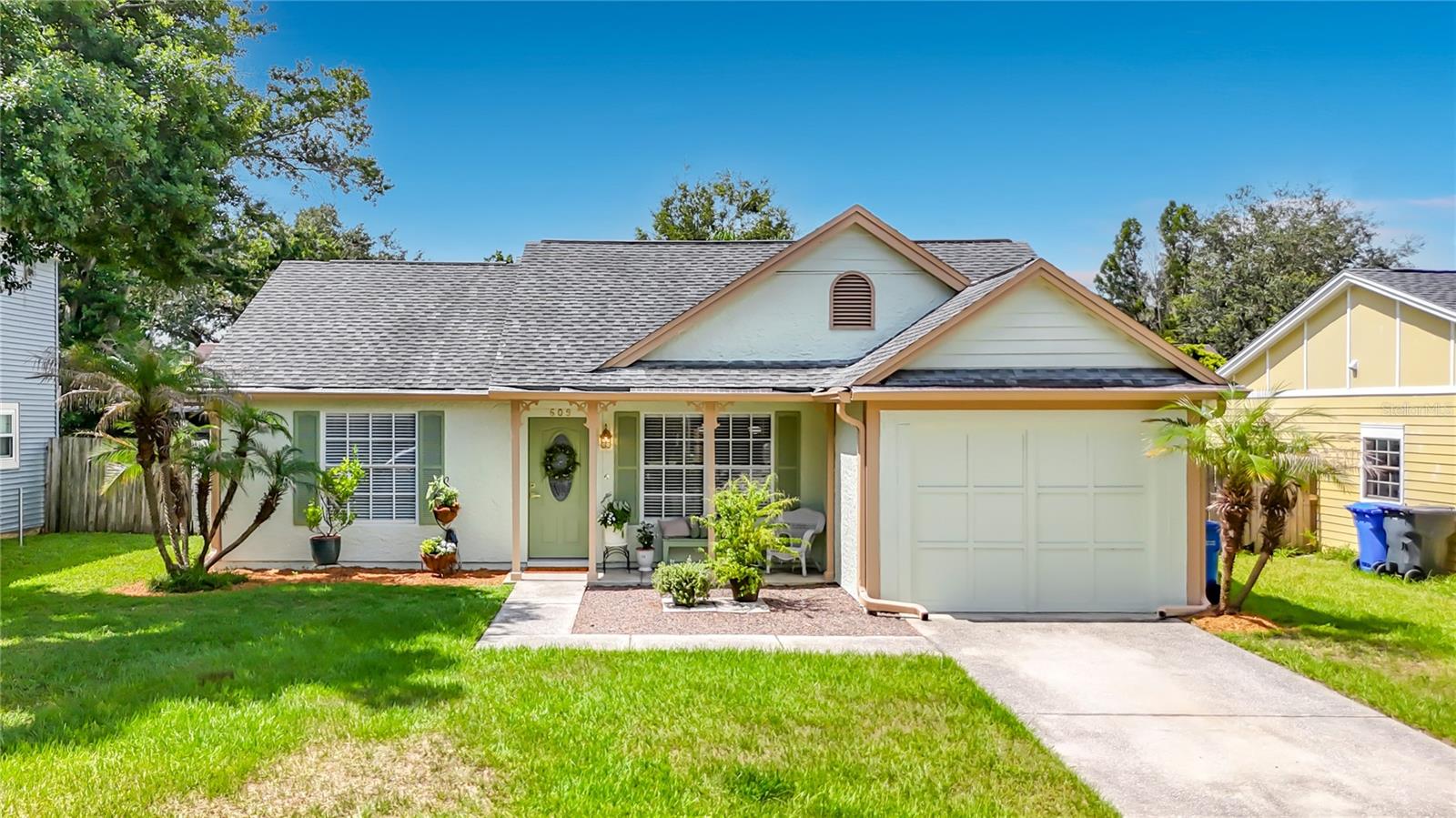 Photo of 609 BREEZEWAY COURT BRANDON FL 33511