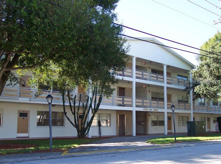 Photo of 911 WASHINGTON AVENUE #305 LARGO FL 33770