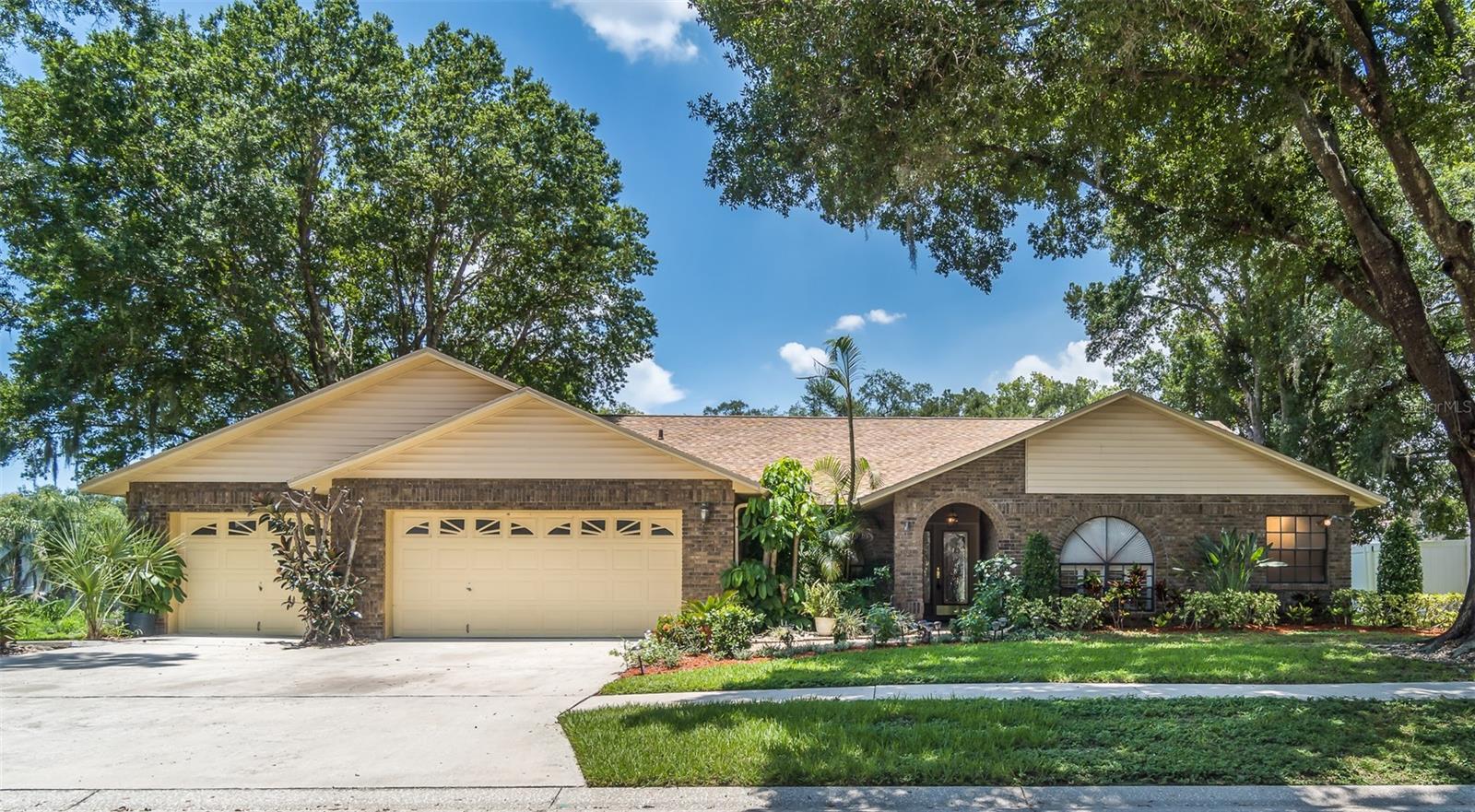 Photo of 714 PENNYROYAL PLACE BRANDON FL 33510