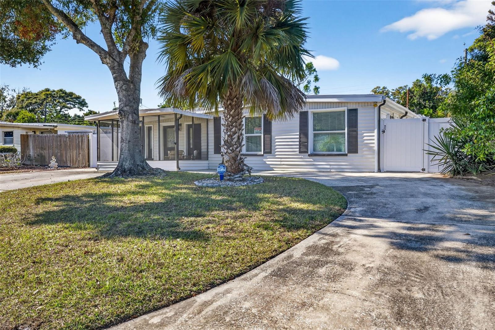 Photo of 9370 83RD STREET SEMINOLE FL 33777