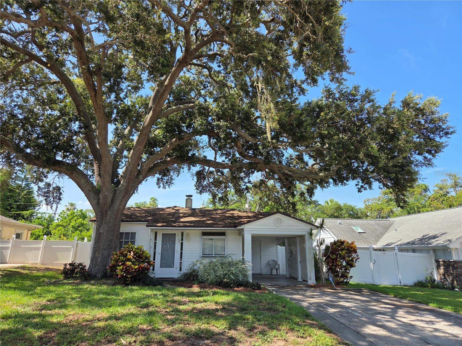 Photo of 321 WILDWOOD WAY CLEARWATER FL 33756
