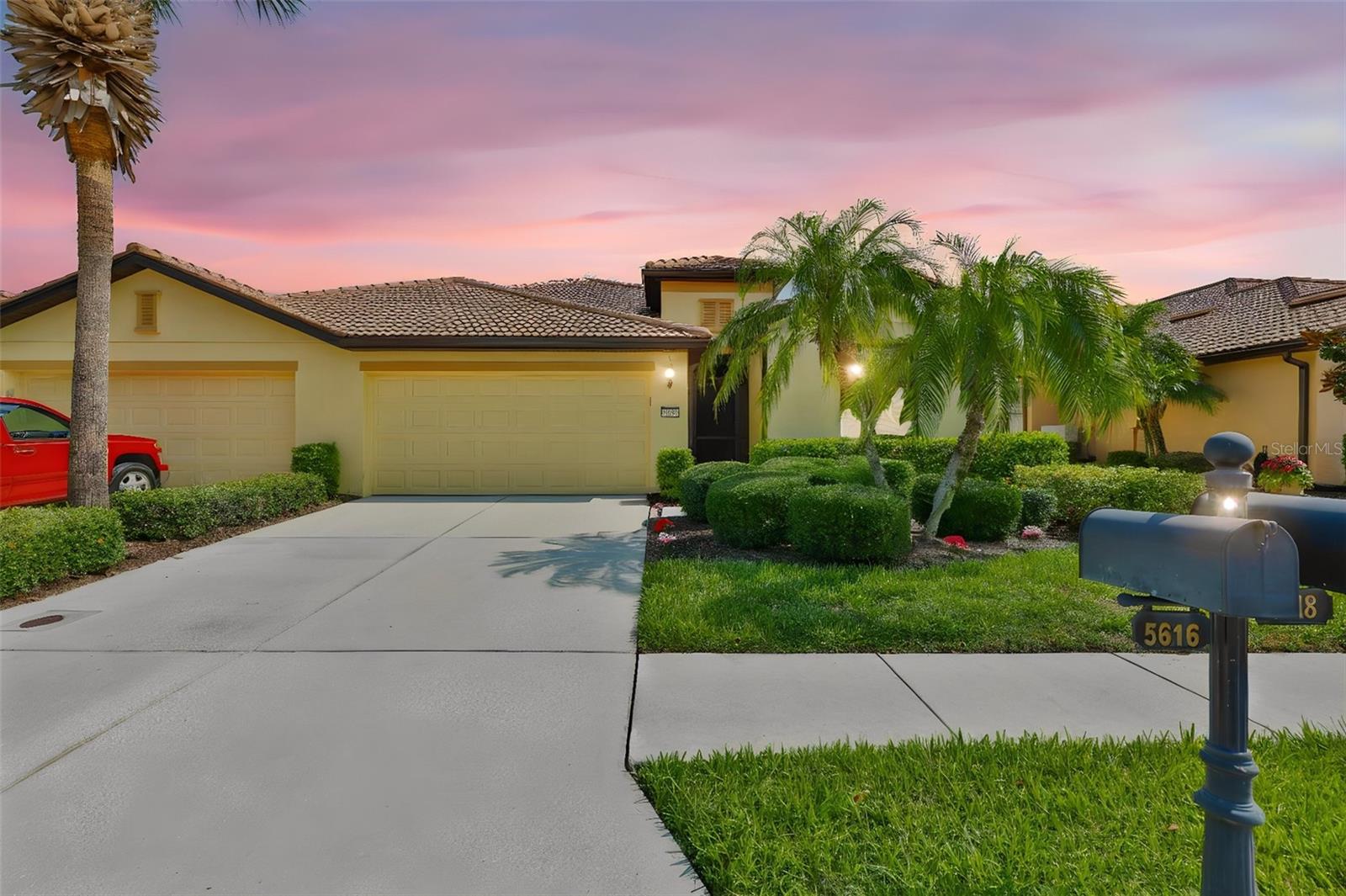 Photo of 5618 SUNSET FALLS DRIVE APOLLO BEACH FL 33572
