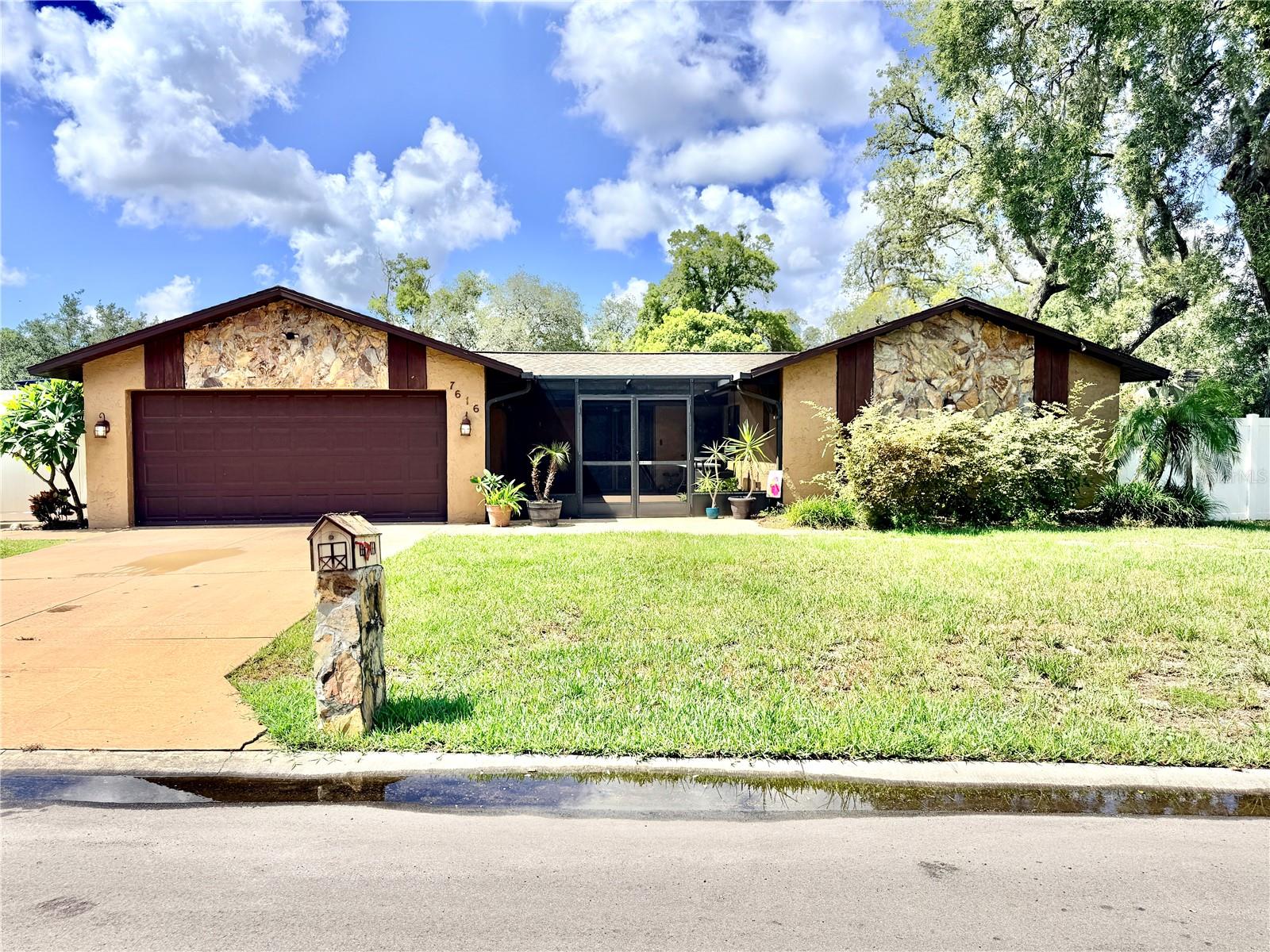 Photo of 7616 LAUREL OAK COURT PORT RICHEY FL 34668