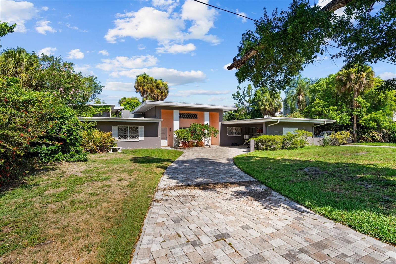Photo of 211 S SHORE CREST DRIVE TAMPA FL 33609