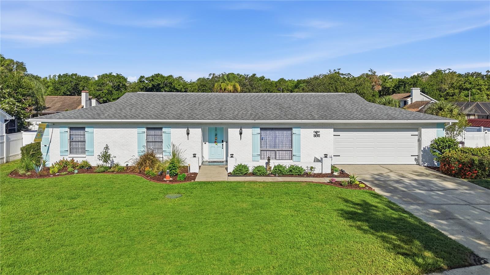 Photo of 15512 WOODFAIR PLACE TAMPA FL 33613