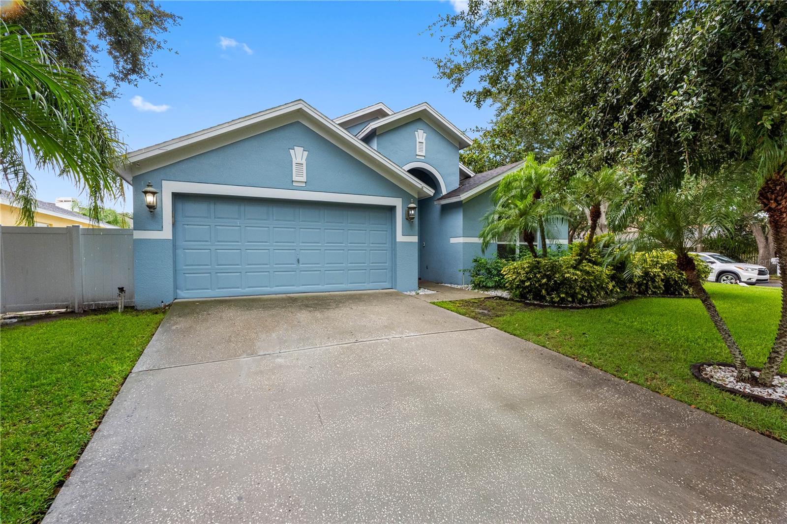 Photo of 3306 PIN OAK LANE TAMPA FL 33618