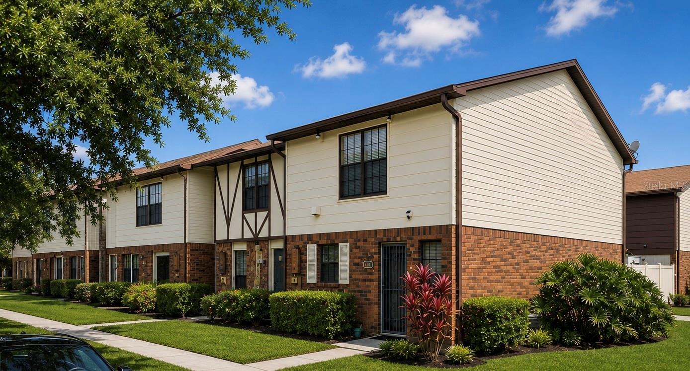 Photo of 3401 SUNRISE VILLAS COURT TAMPA FL 33614