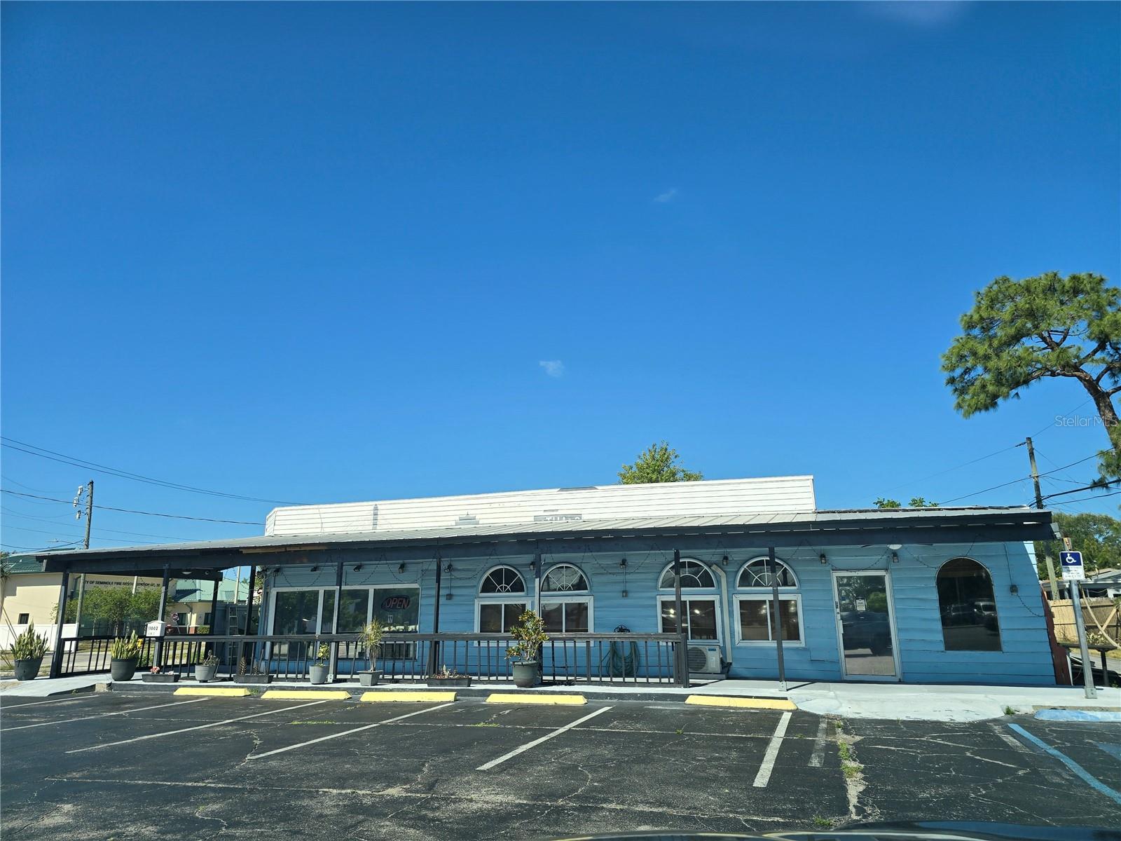 Photo of 11002 SEMINOLE BOULEVARD LARGO FL 33778
