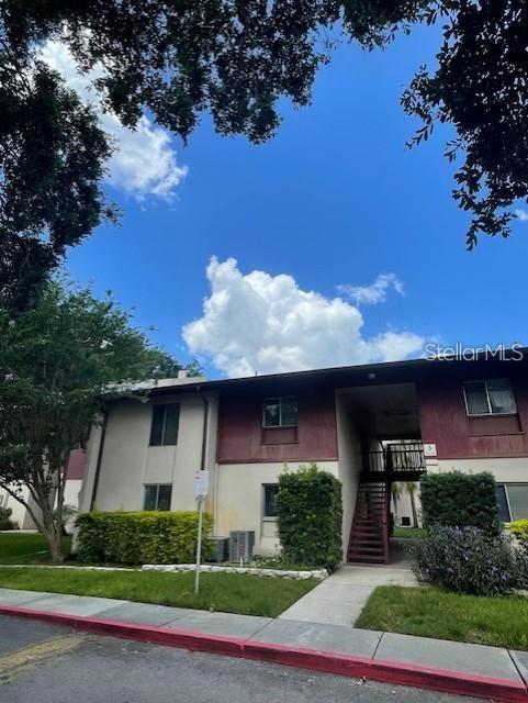 Photo of 3850 N LAKE DRIVE #140 TAMPA FL 33614