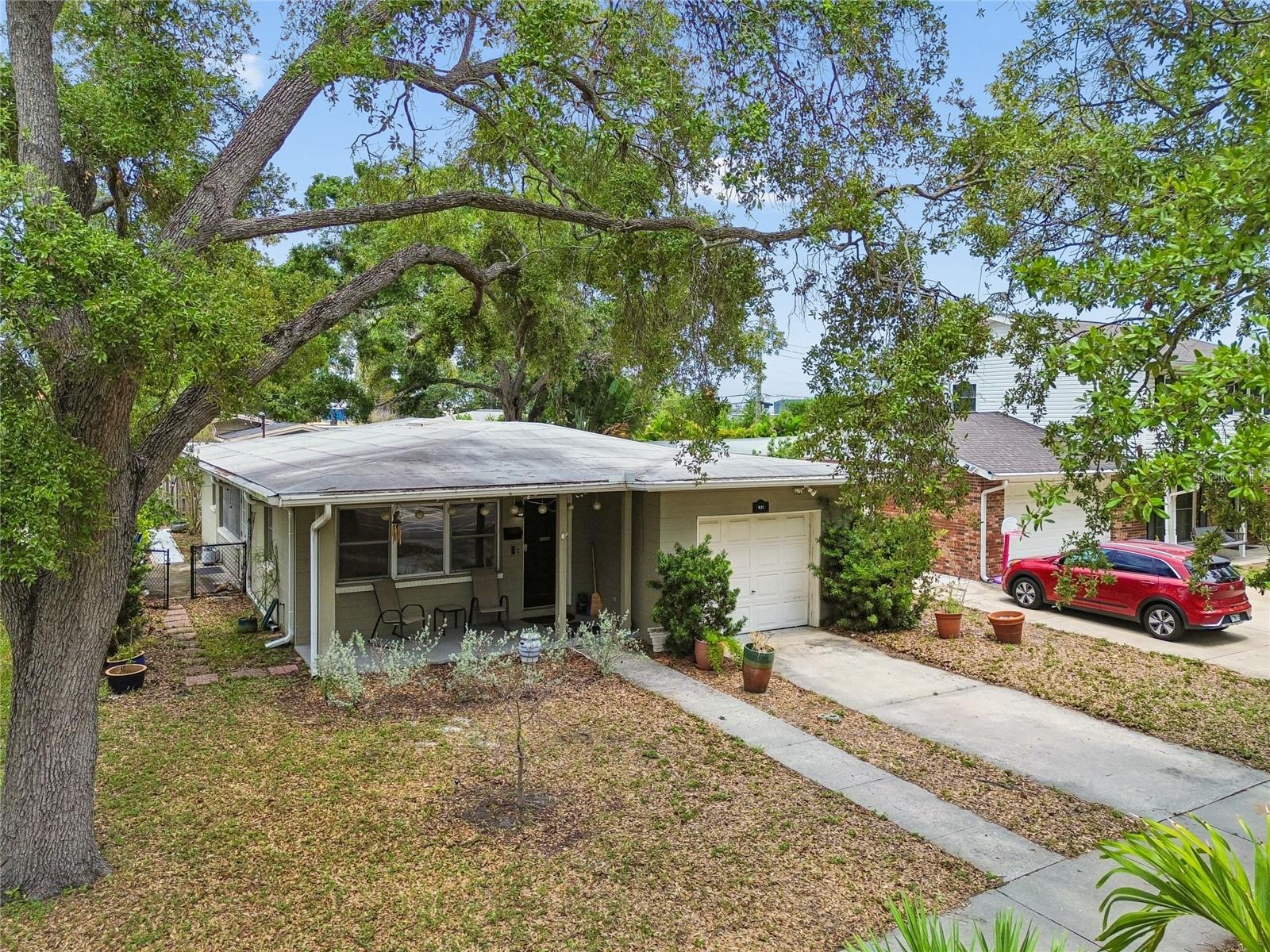 Photo of 621 E DAVIS BOULEVARD TAMPA FL 33606