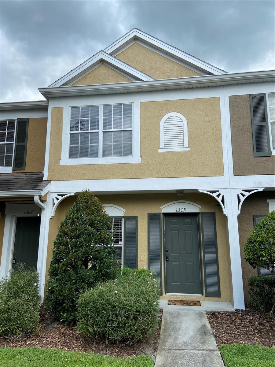 Photo of 1309 THROCKMORTON DRIVE WESLEY CHAPEL FL 33543