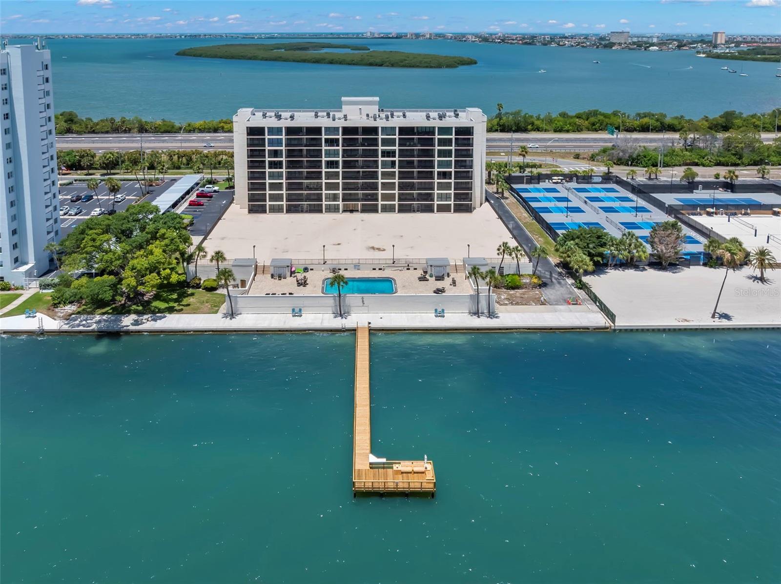 Photo of 7100 SUNSHINE SKYWAY LANE #704 ST PETERSBURG FL 33711