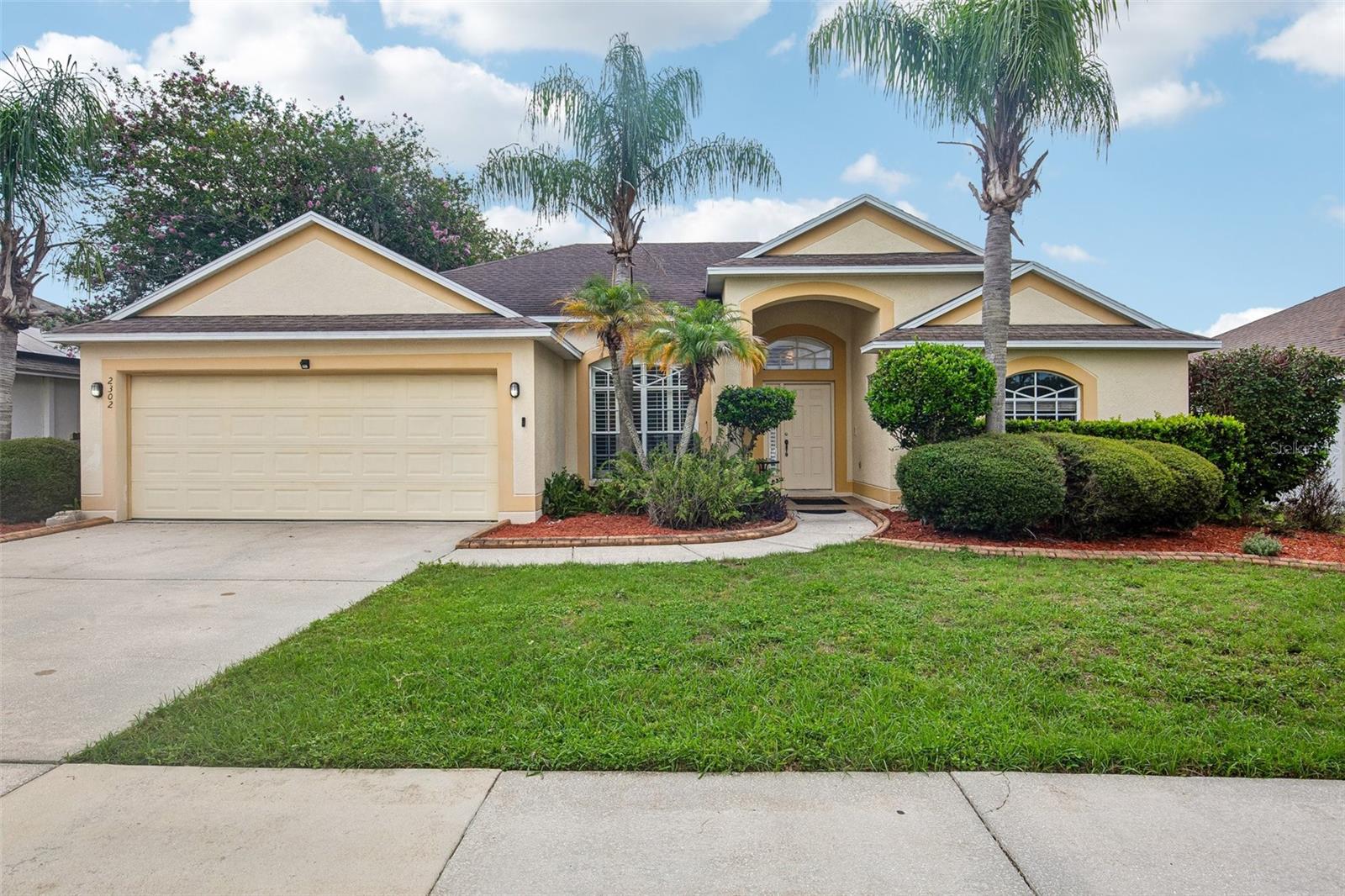Photo of 2302 TOWERING OAKS CIRCLE SEFFNER FL 33584