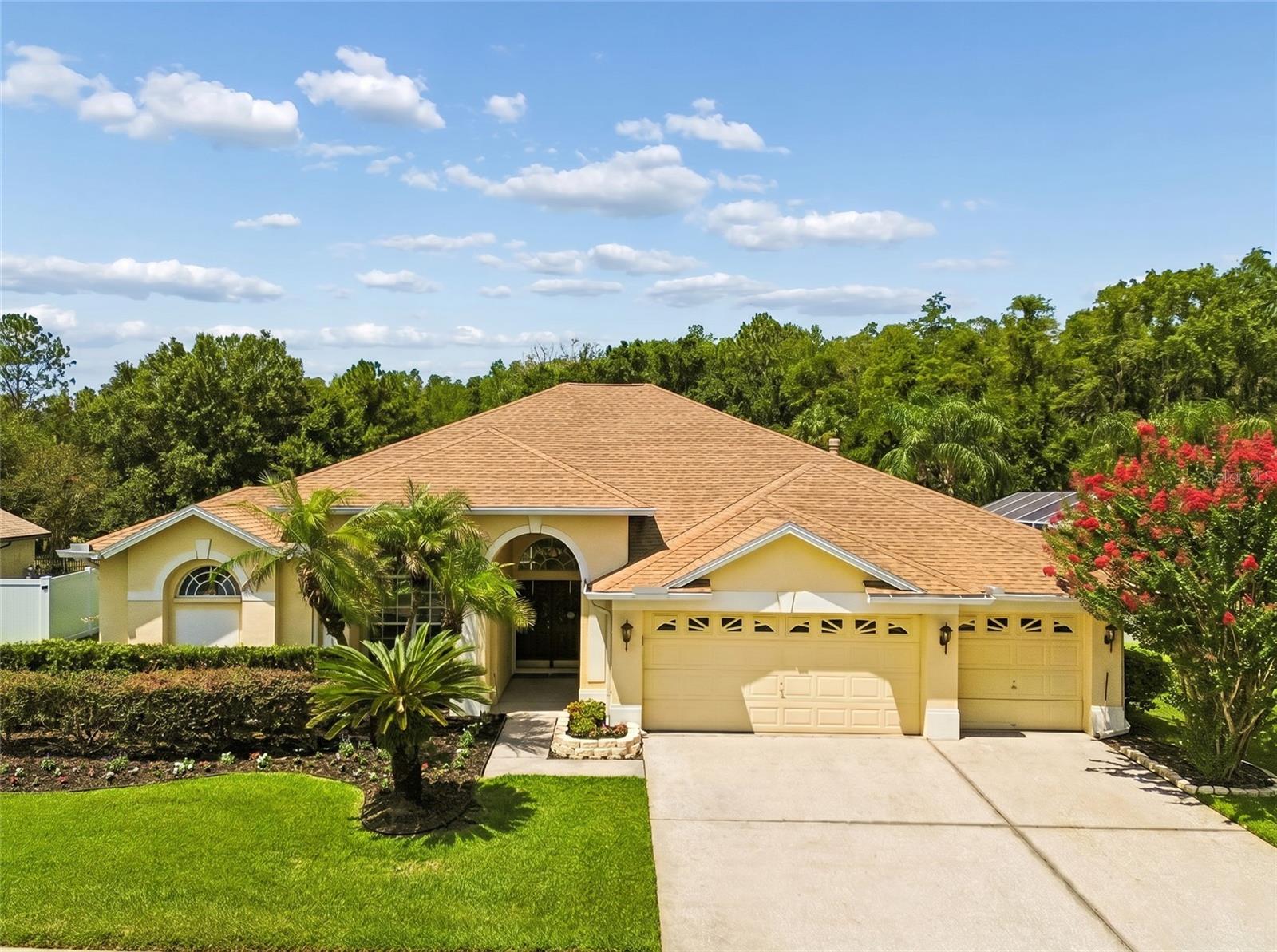 Photo of 10111 KINGSHYRE WAY TAMPA FL 33647