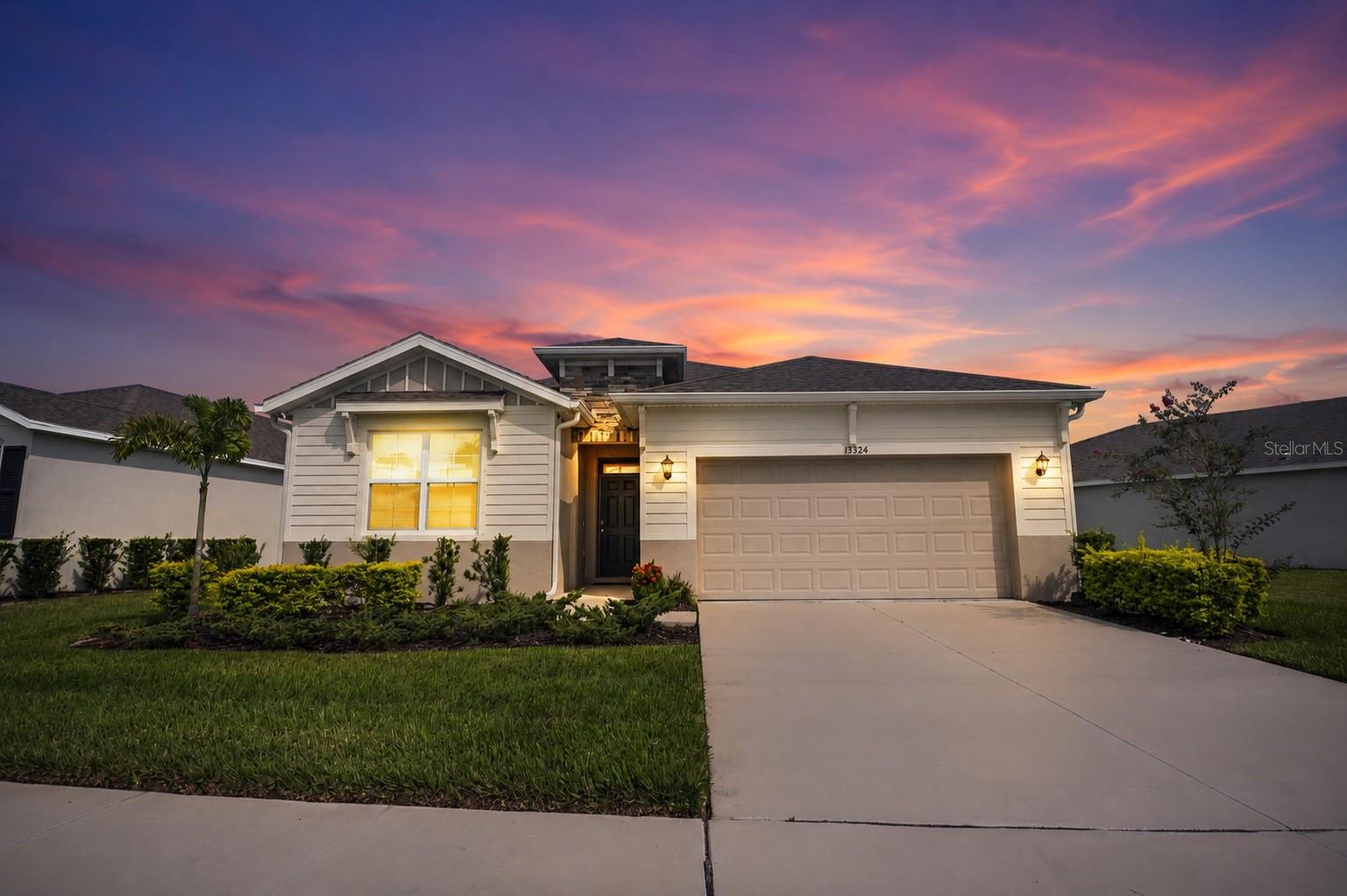 Photo of 13324 WATERLEAF GARDEN CIRCLE RIVERVIEW FL 33579