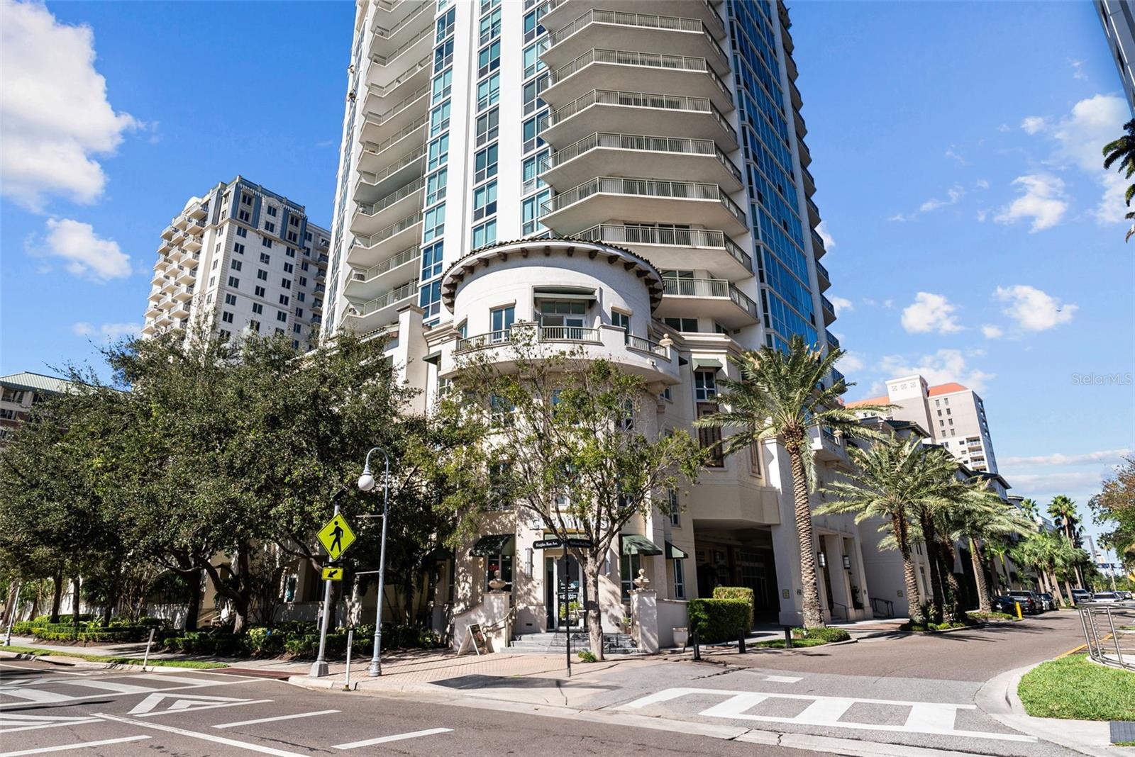 Photo of 450 KNIGHTS RUN AVENUE #405 TAMPA FL 33602