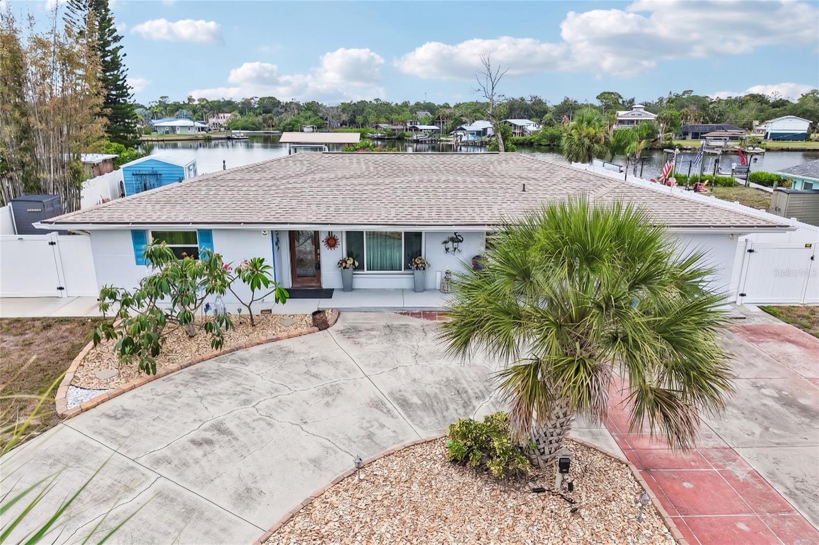 Photo of 806 BLUE HERON BOULEVARD RUSKIN FL 33570